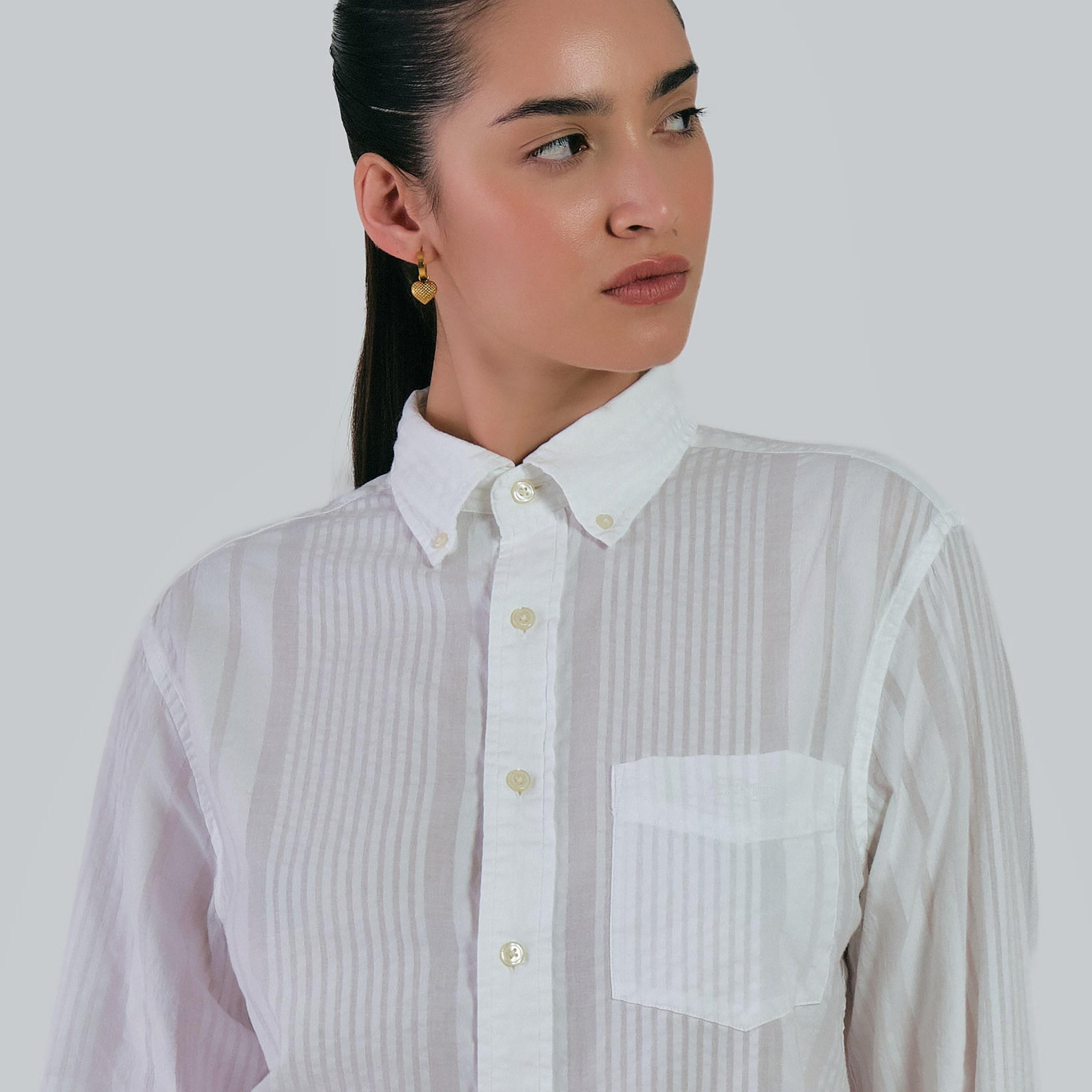 قميص نسائي مخطط بقصة عادية وأكمام طويلة وياقة بأزرار سفلية من Gant-women-clothing-shirtsandblouses-shirts-image-3