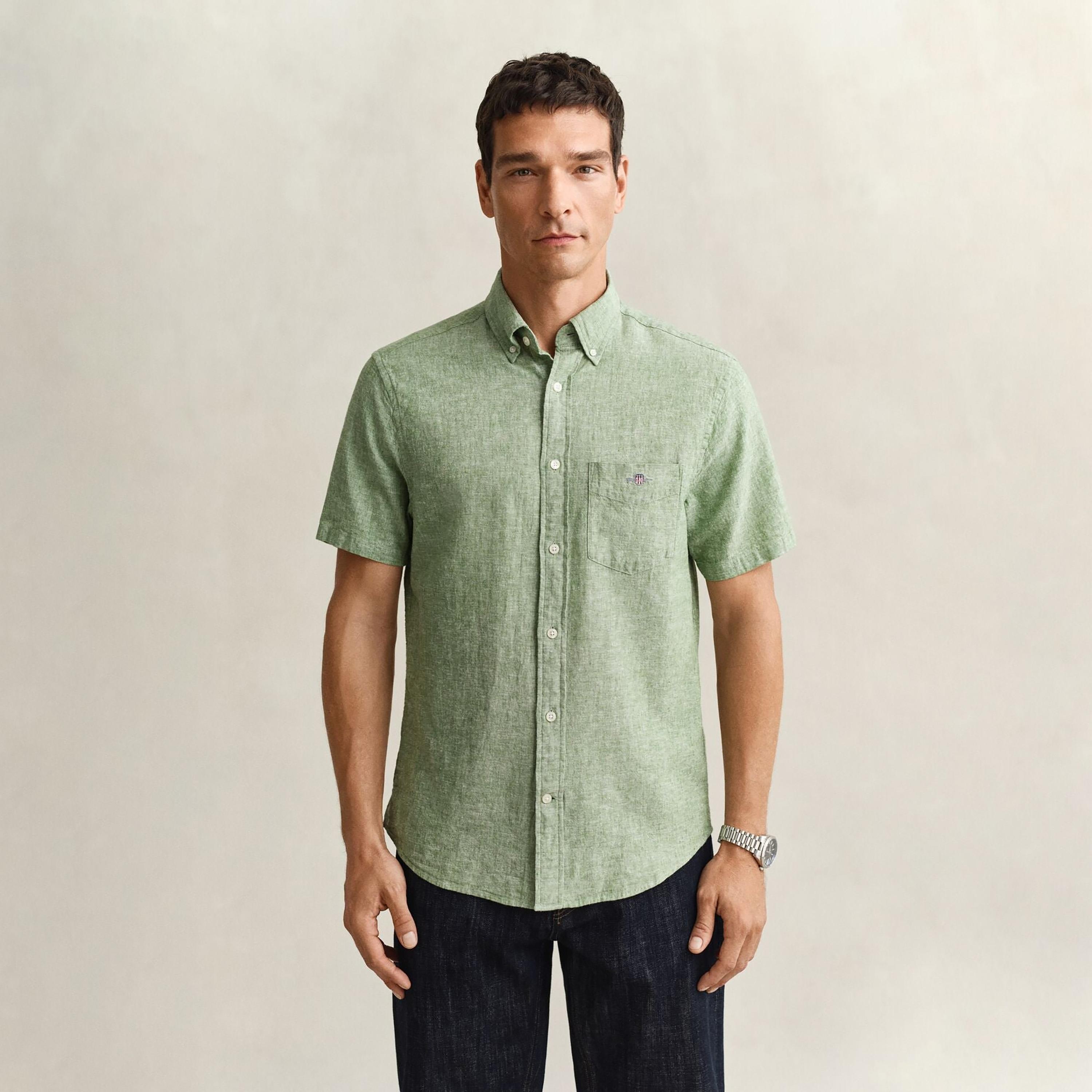 قميص رجالي من الكتان السادة بقصة عادية وياقة وأزرار وأكمام قصيرة من جانت-men-clothing-shirts-image-12
