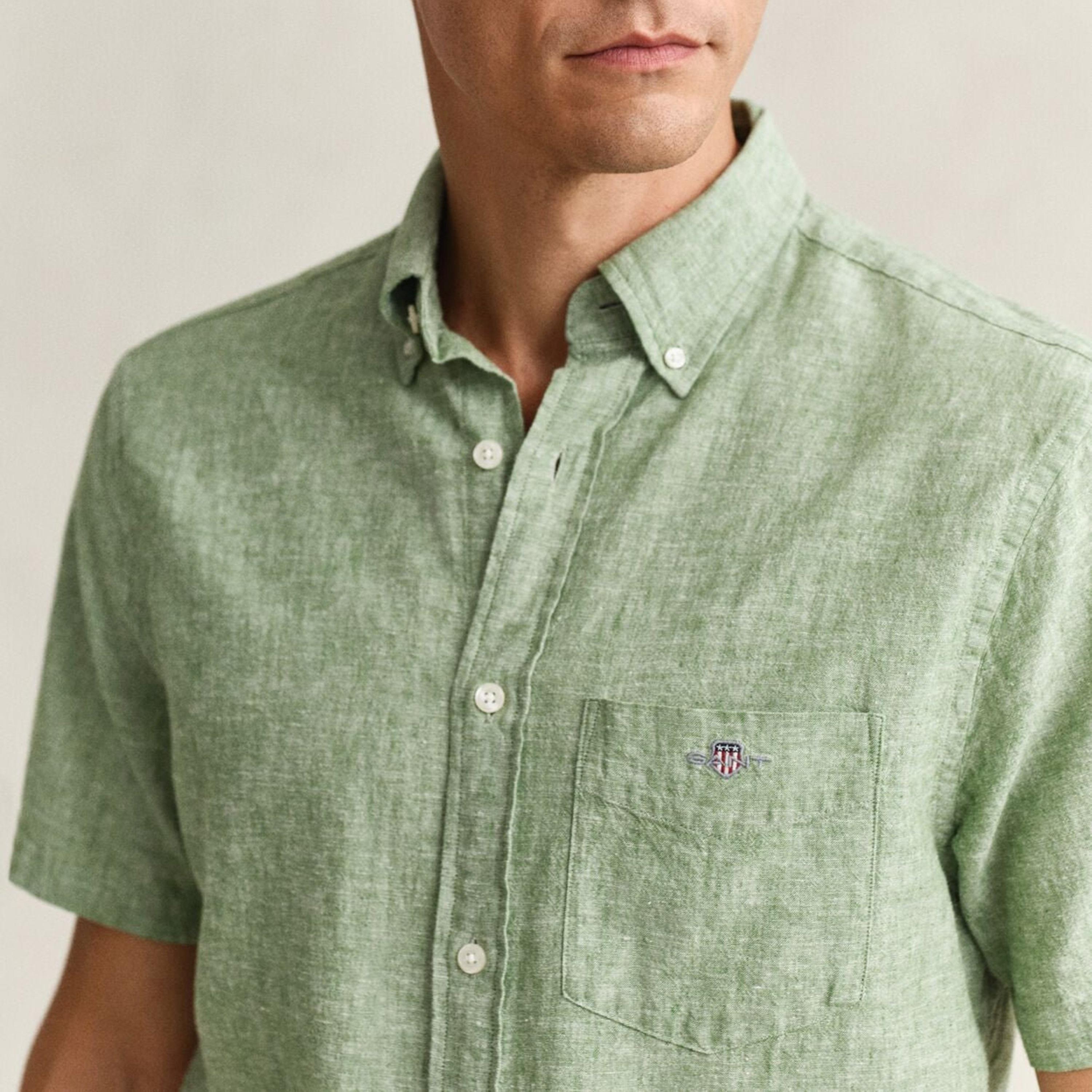 قميص رجالي من الكتان السادة بقصة عادية وياقة وأزرار وأكمام قصيرة من جانت-men-clothing-shirts-image-13