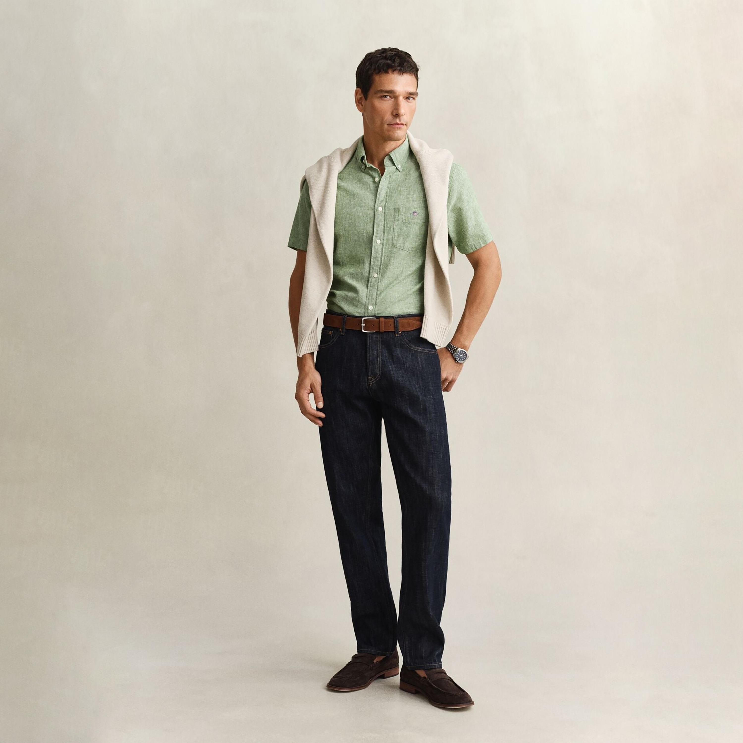 قميص رجالي من الكتان السادة بقصة عادية وياقة وأزرار وأكمام قصيرة من جانت-men-clothing-shirts-image-14