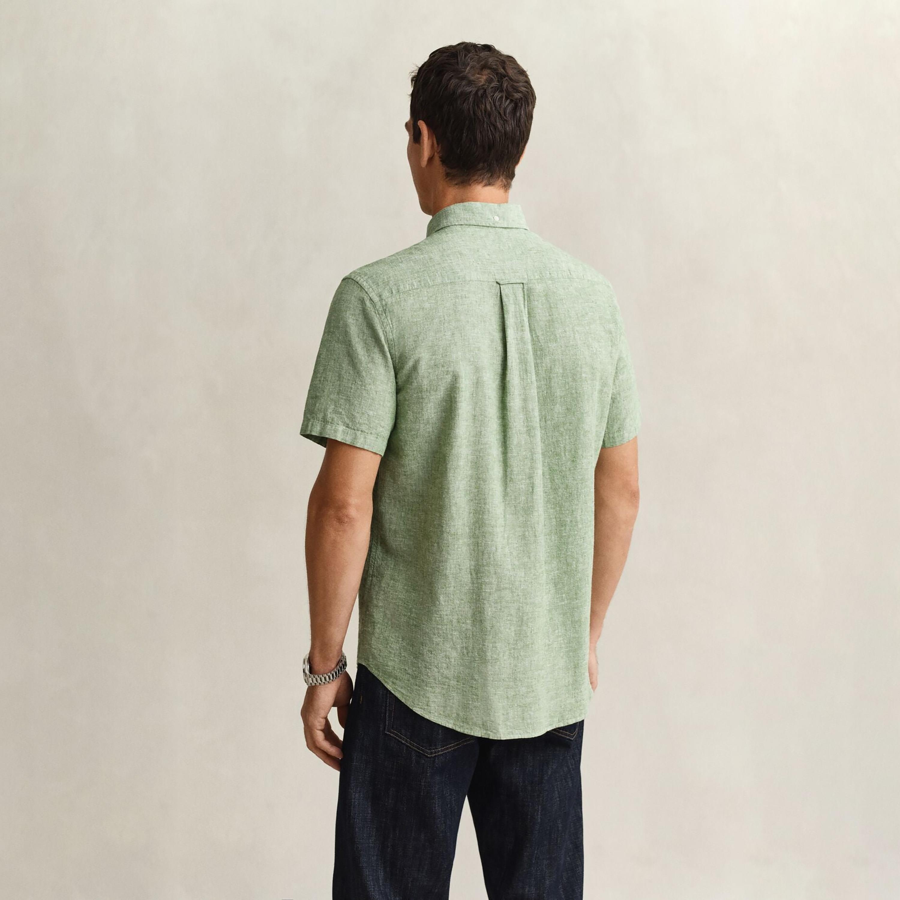 قميص رجالي من الكتان السادة بقصة عادية وياقة وأزرار وأكمام قصيرة من جانت-men-clothing-shirts-image-15