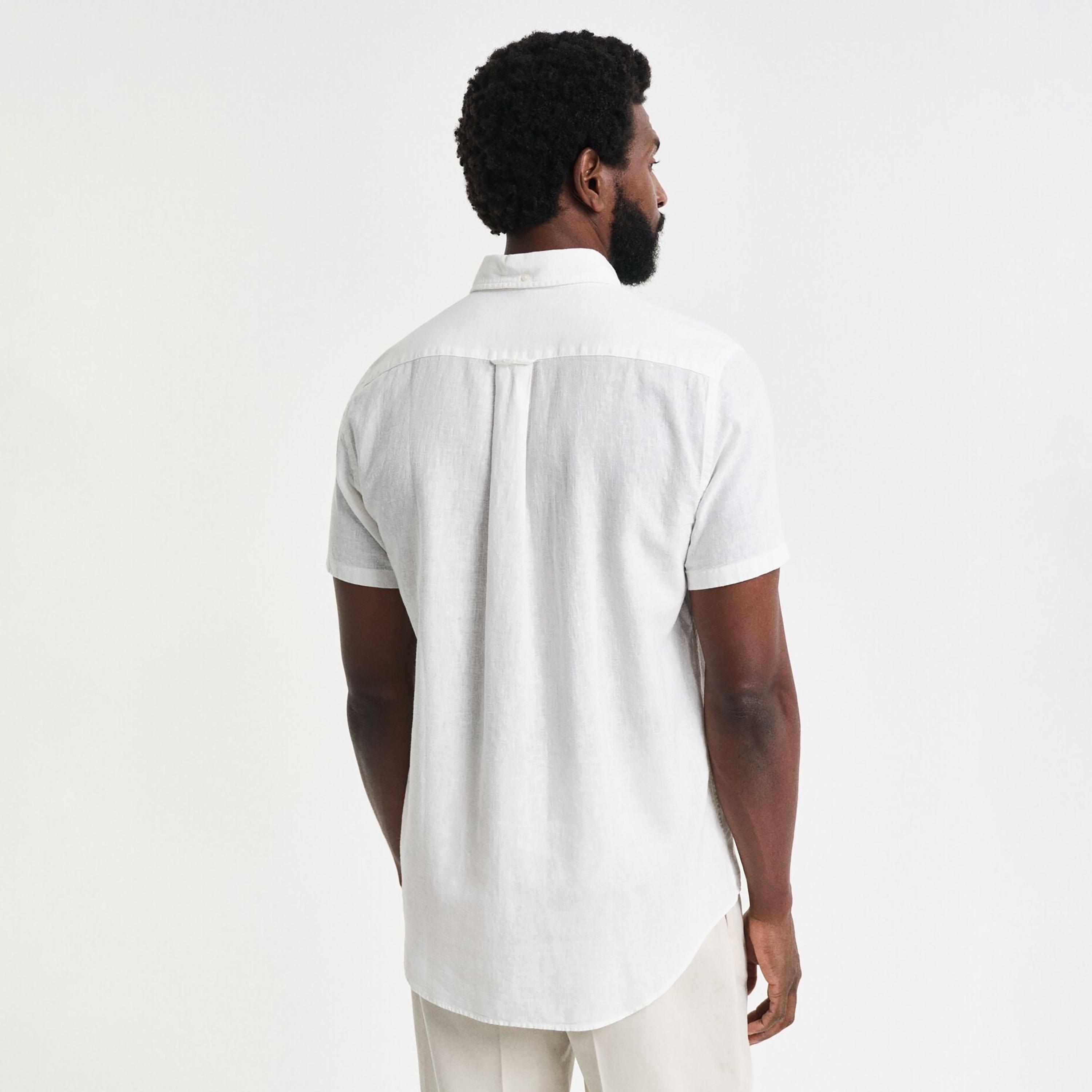 قميص رجالي من الكتان السادة بقصة عادية وياقة وأزرار وأكمام قصيرة من جانت-men-clothing-shirts-image-4