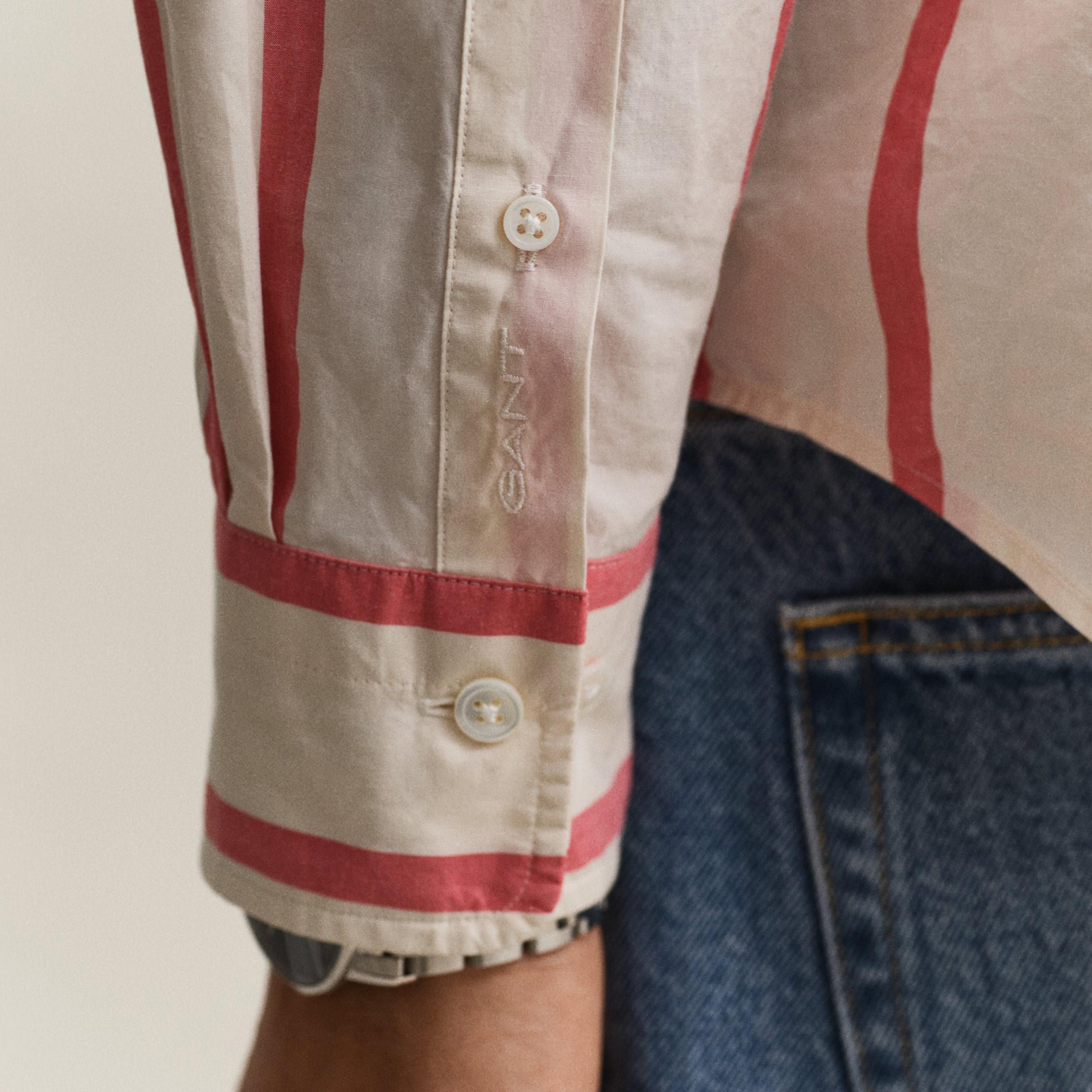 قميص رجالي بتصميم مخطط مريح وياقة بأزرار وأكمام طويلة من جانت-men-clothing-shirts-image-4