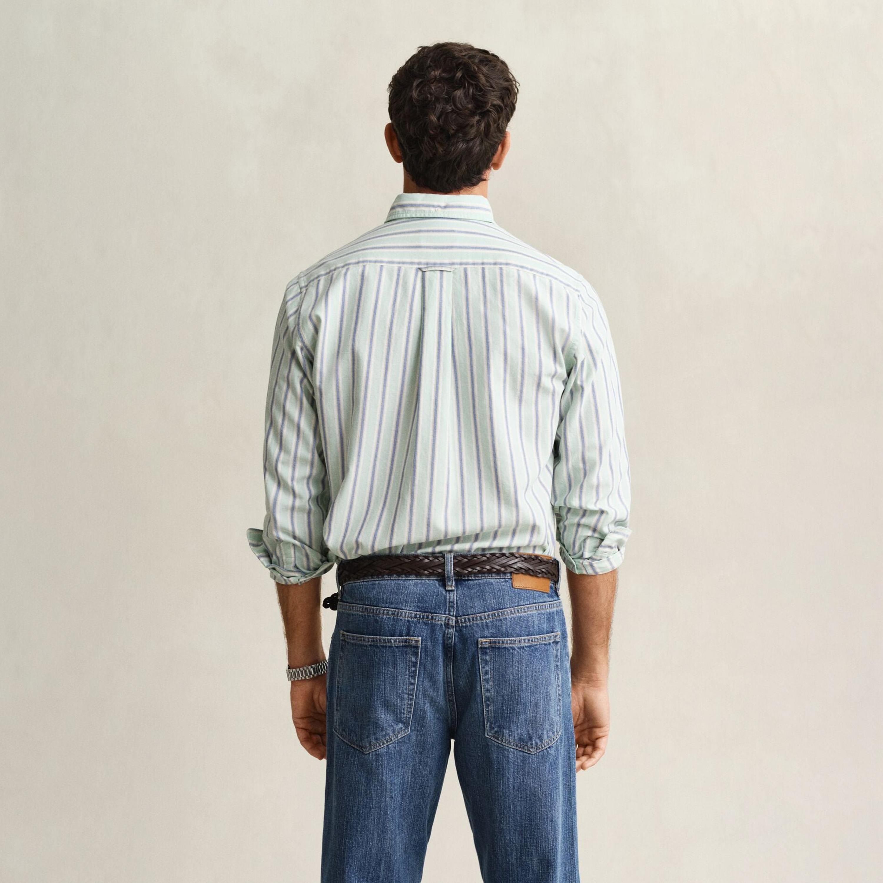 قميص رجالي مخطط بقصّة عادية وأزرار وأكمام طويلة من جانت-men-clothing-shirts-image-4