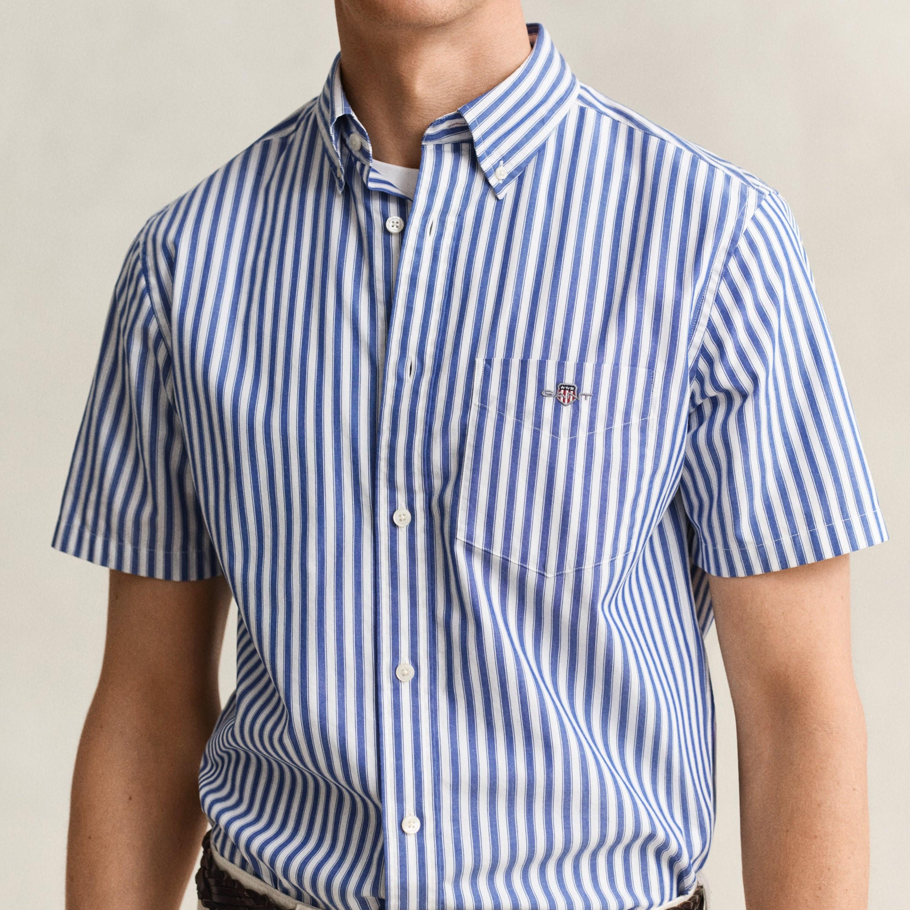 قميص رجالي بقصة عادية بياقة وأزرار سفلية مخططة وأكمام قصيرة من جانت.-men-clothing-shirts-image-8