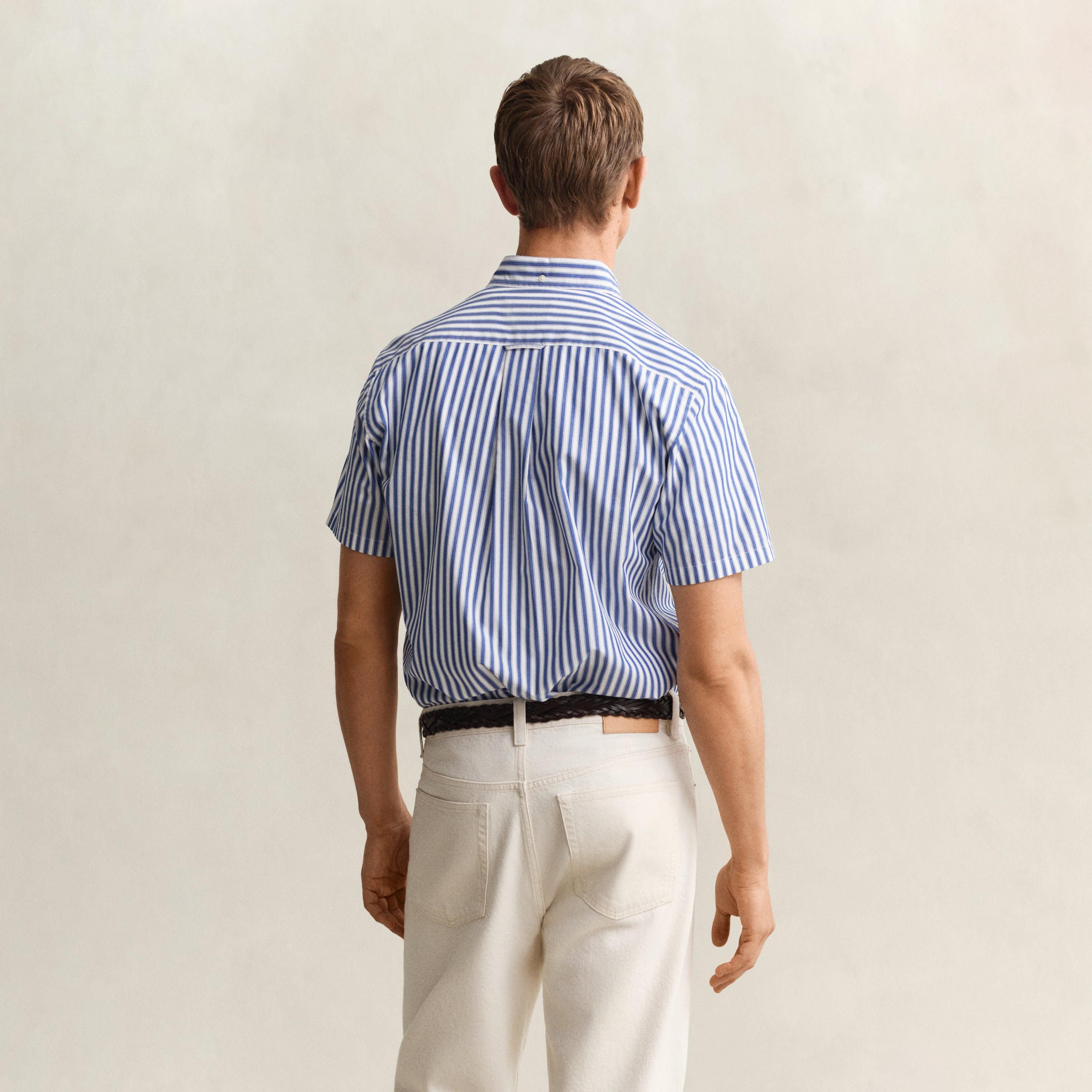 قميص رجالي بقصة عادية بياقة وأزرار سفلية مخططة وأكمام قصيرة من جانت.-men-clothing-shirts-image-11