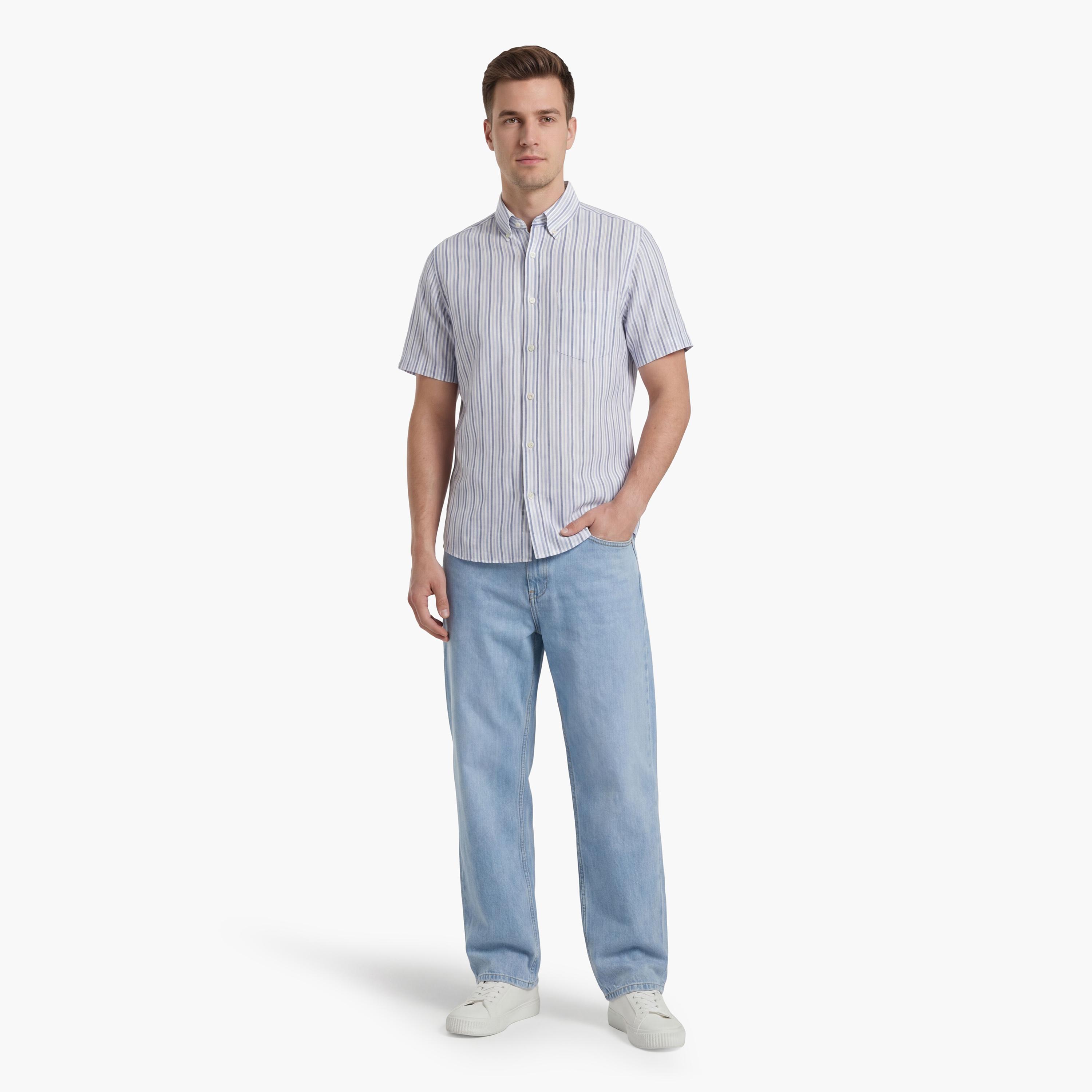 قميص كتان رجالي بأكمام قصيرة وقصة "ريجيولار فيت" مخطط وياقة "بوتن داون" من جانت-men-clothing-shirts-image-8