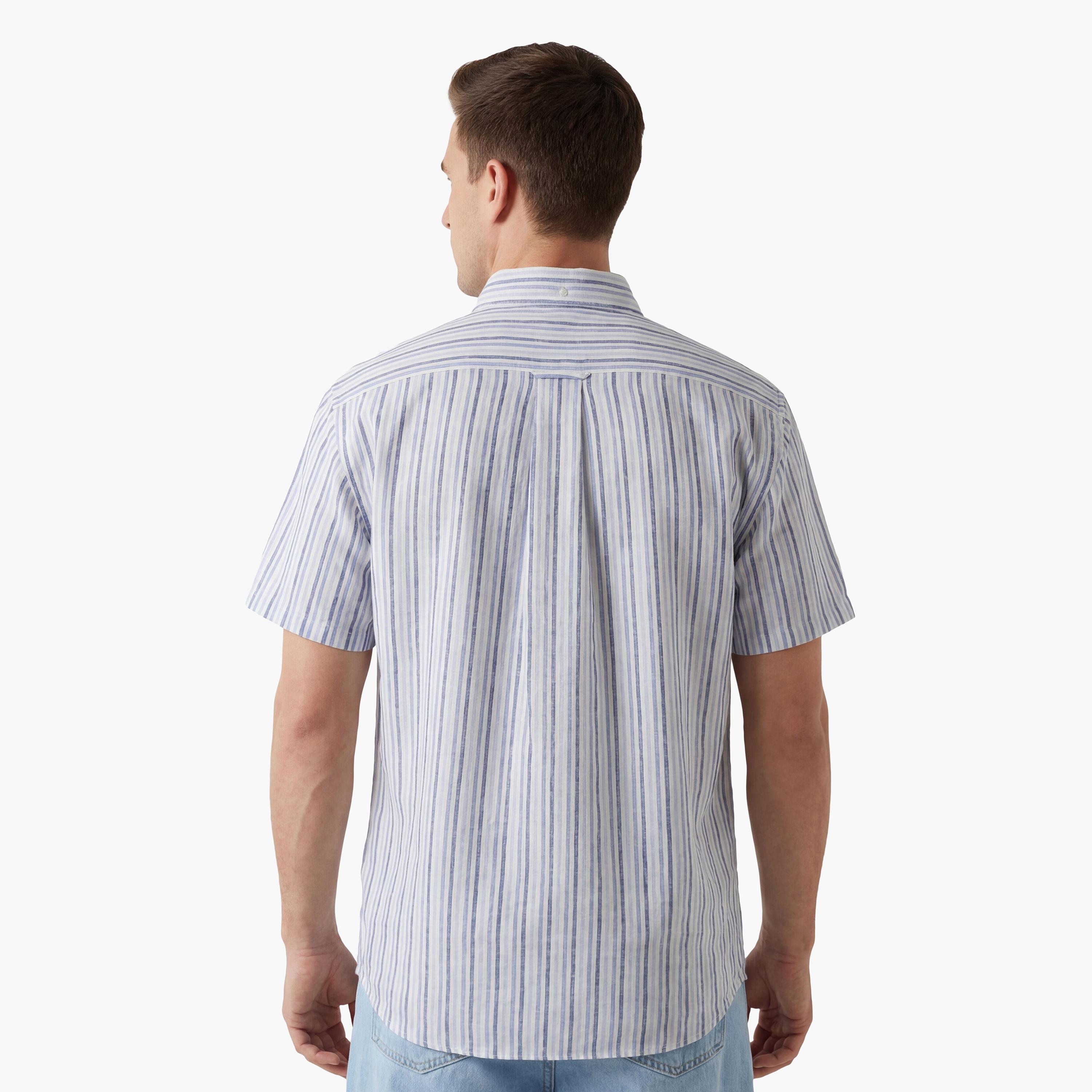 قميص كتان رجالي بأكمام قصيرة وقصة "ريجيولار فيت" مخطط وياقة "بوتن داون" من جانت-men-clothing-shirts-image-10