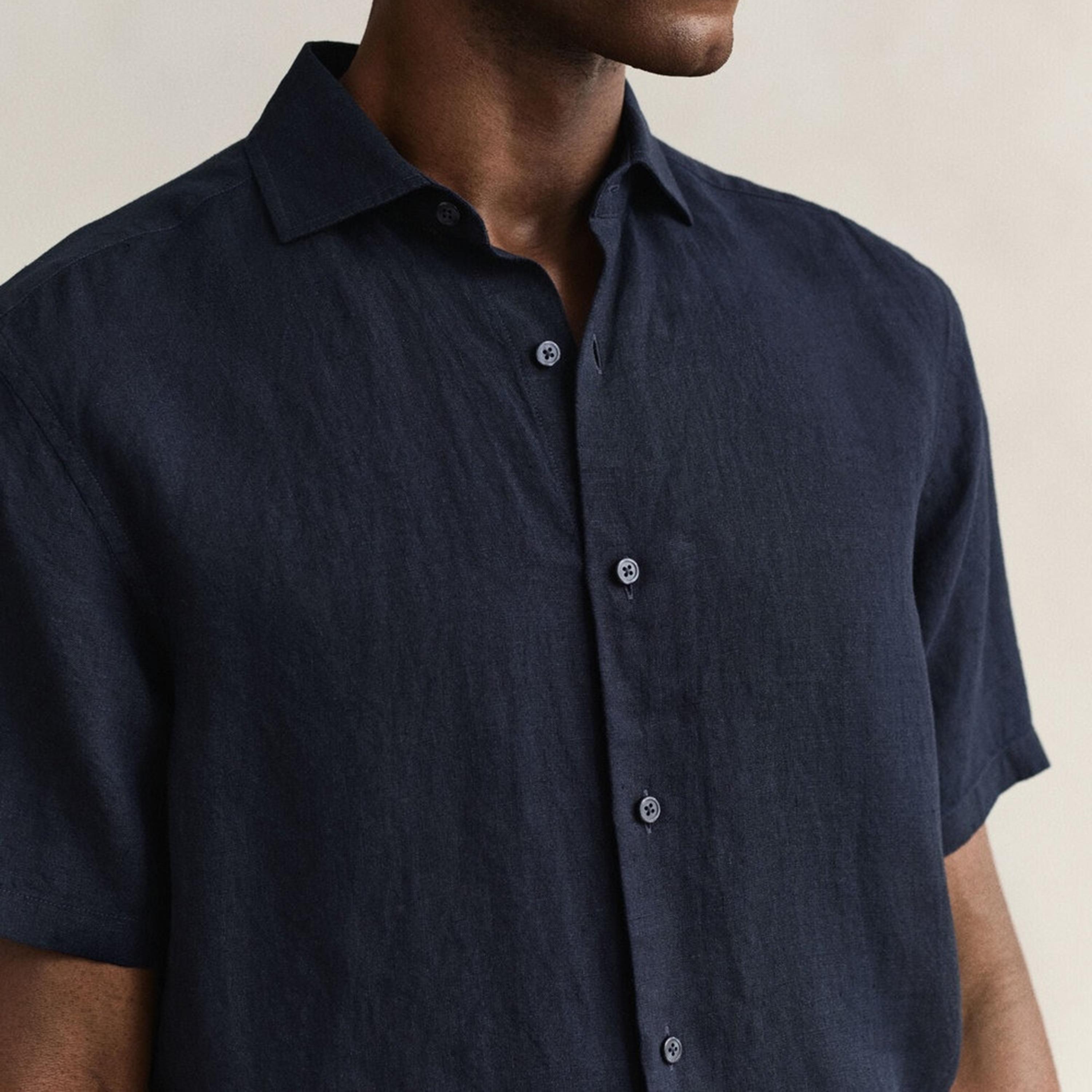 Gant Regular Fit Plain Collared Short Sleeves Men's Linen Shirt-men-clothing-shirts-image-3