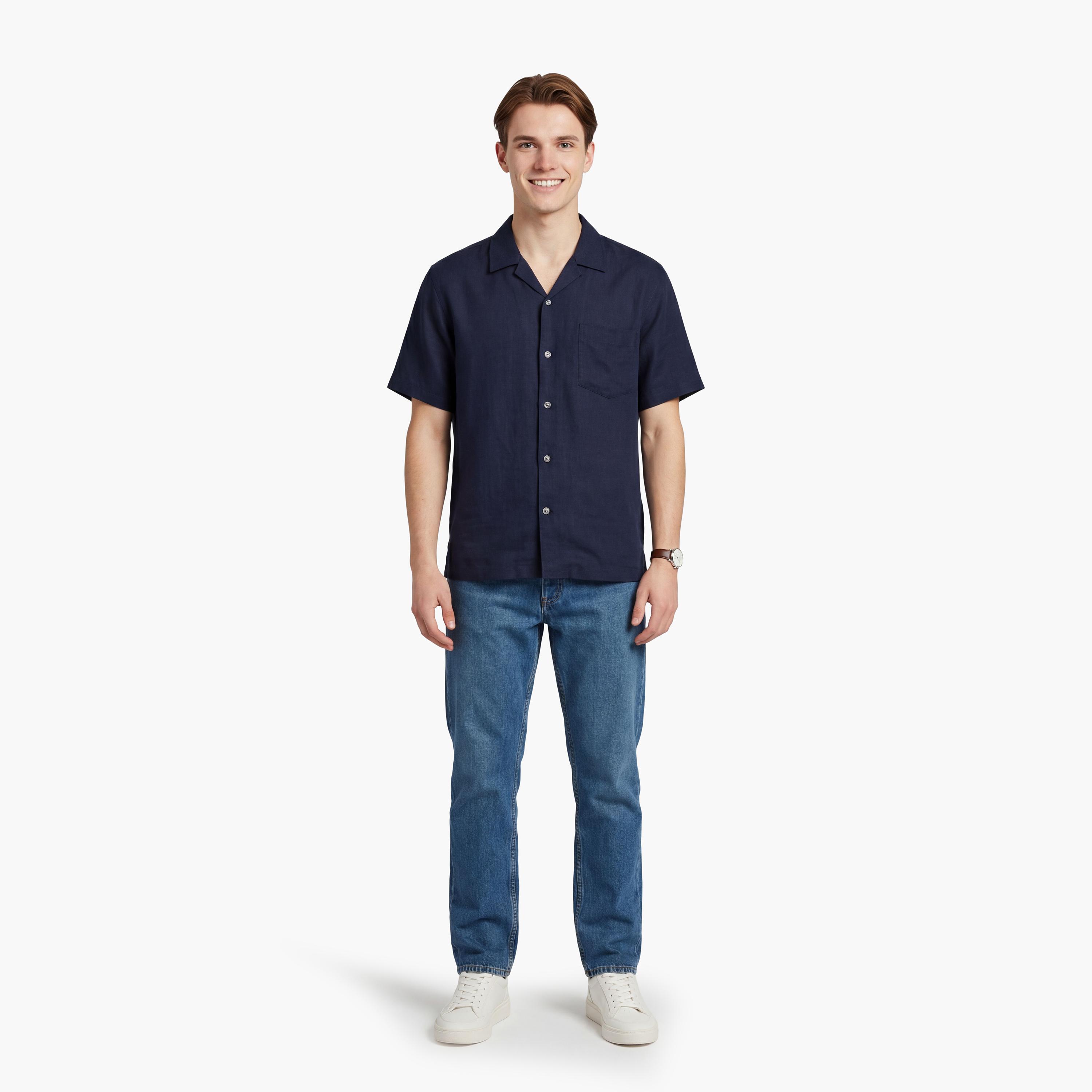 قميص رجالي بقصة عادية بياقة ريزورت سادة وأكمام قصيرة من جانت.-men-clothing-shirts-image-2
