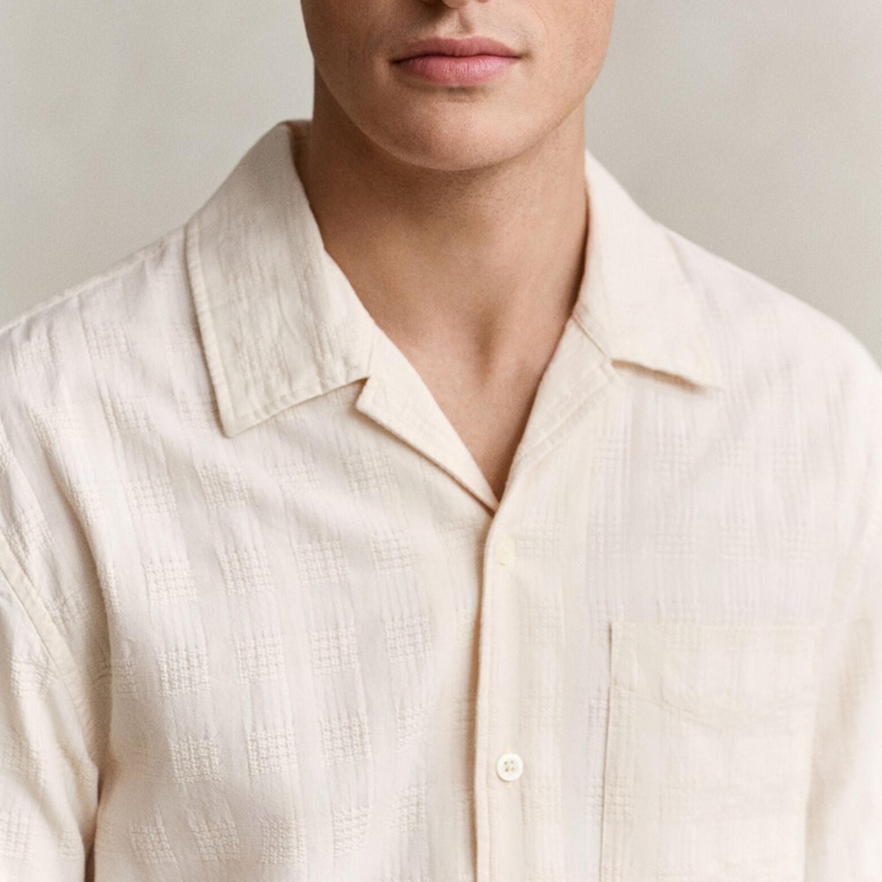 Gant Relaxed Fit Textured Resort Collar Short Sleeves Men's Shirt-men-clothing-shirts-image-3