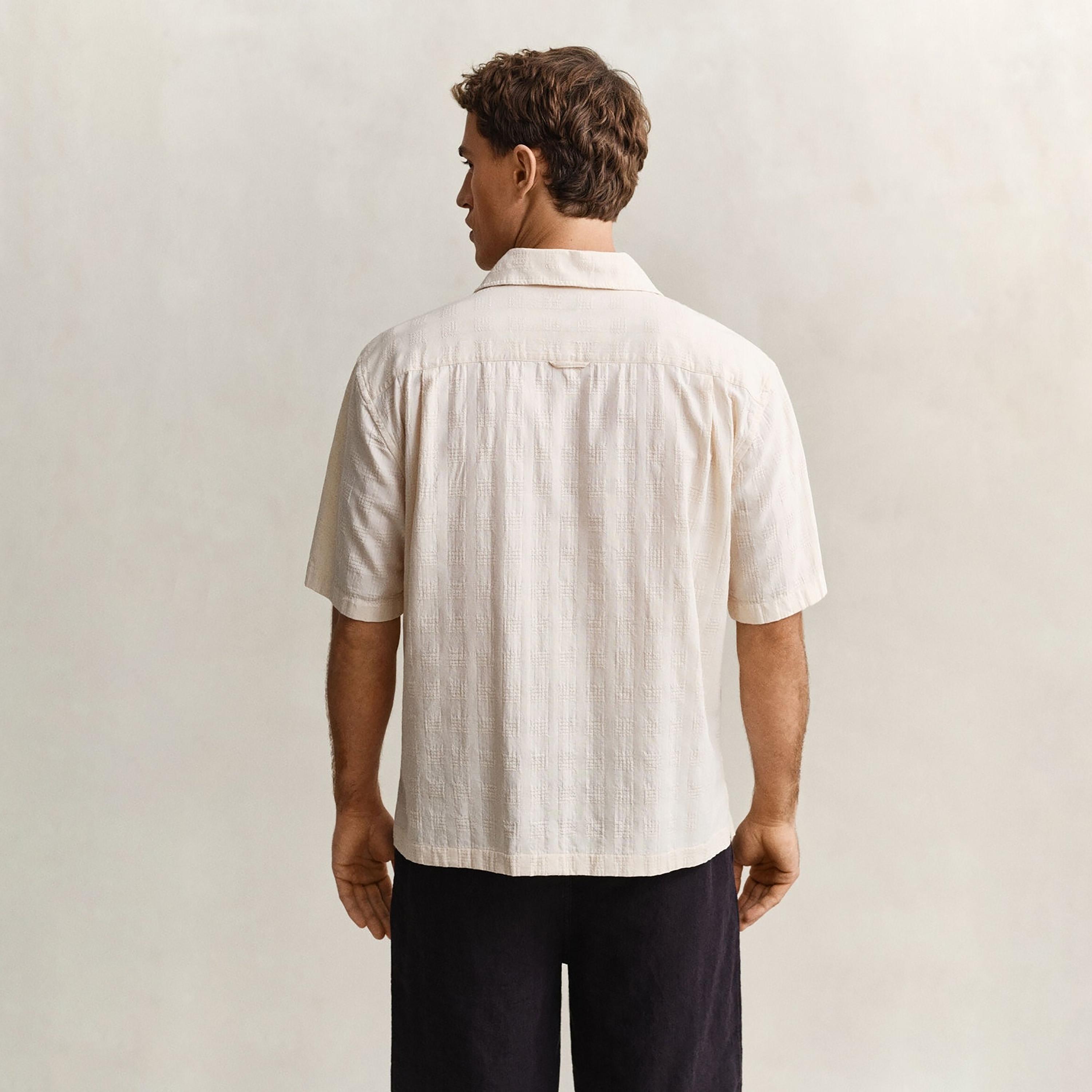 Gant Relaxed Fit Textured Resort Collar Short Sleeves Men's Shirt-men-clothing-shirts-image-4