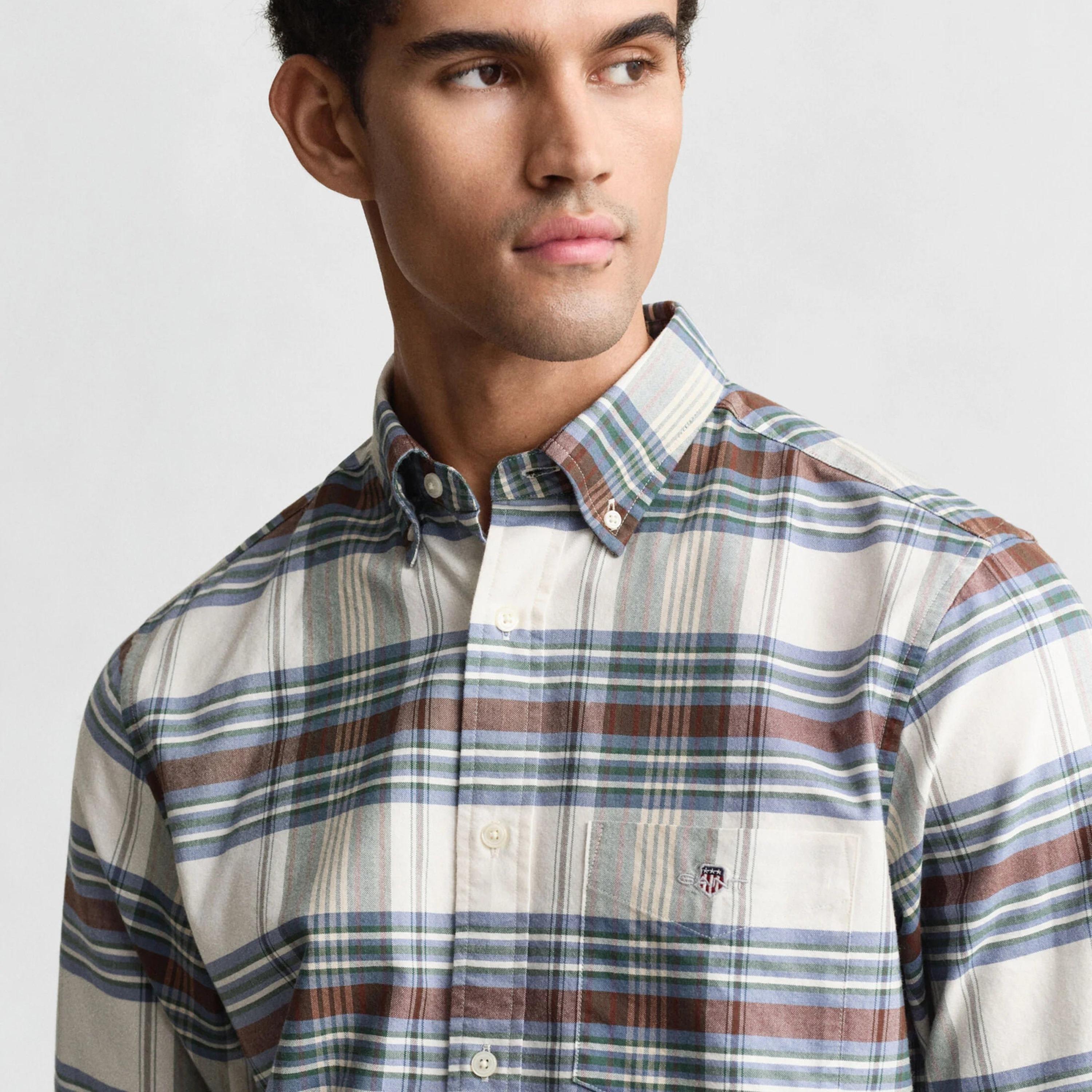 قميص رجالي بقصّة عادية وأكمام طويلة وياقة بأزرار من جانت-men-clothing-shirts-image-2