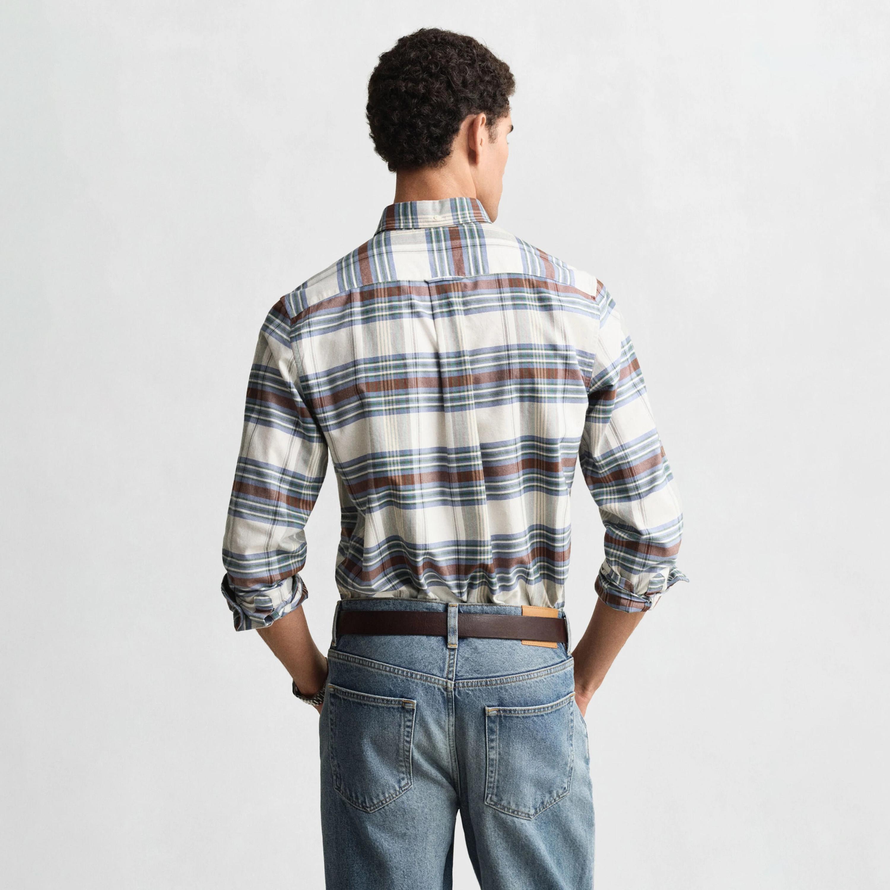 قميص رجالي بقصّة عادية وأكمام طويلة وياقة بأزرار من جانت-men-clothing-shirts-image-5