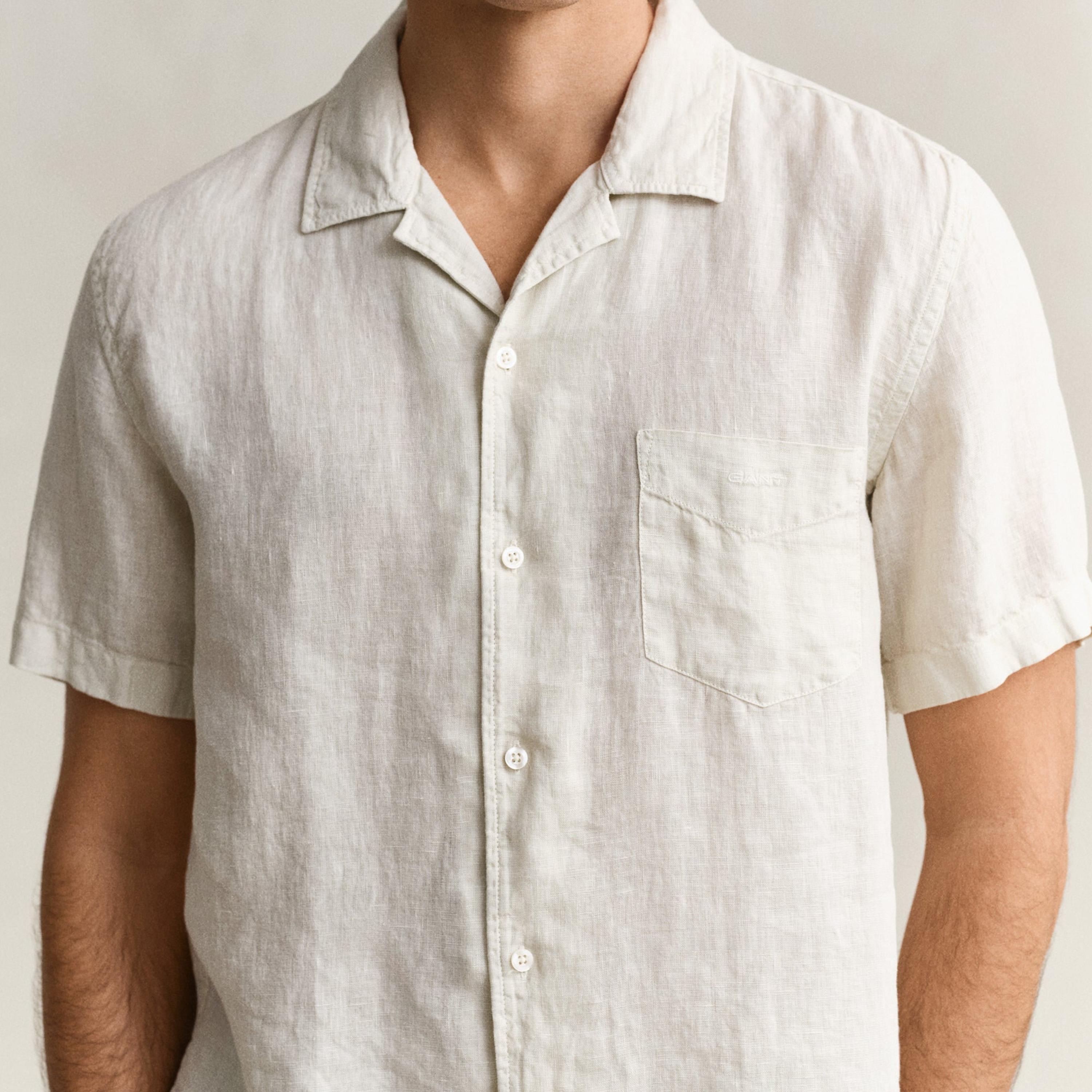 قميص كتان رجالي بأكمام قصيرة وقصة "ريجيولار فيت" سادة وياقة "ريزورت" من جانت-men-clothing-shirts-image-2