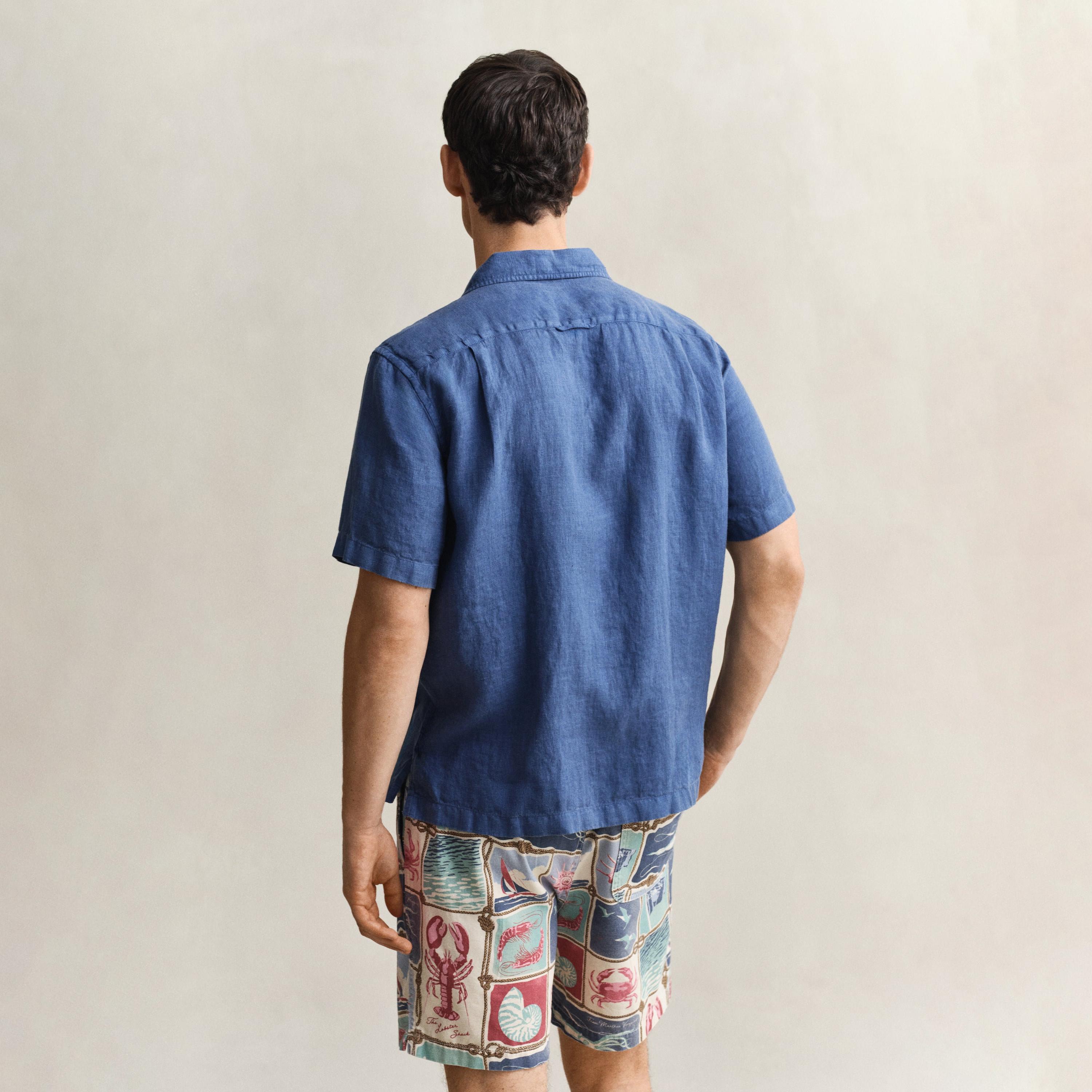 قميص كتان رجالي بأكمام قصيرة وقصة "ريجيولار فيت" سادة وياقة "ريزورت" من جانت-men-clothing-shirts-image-16