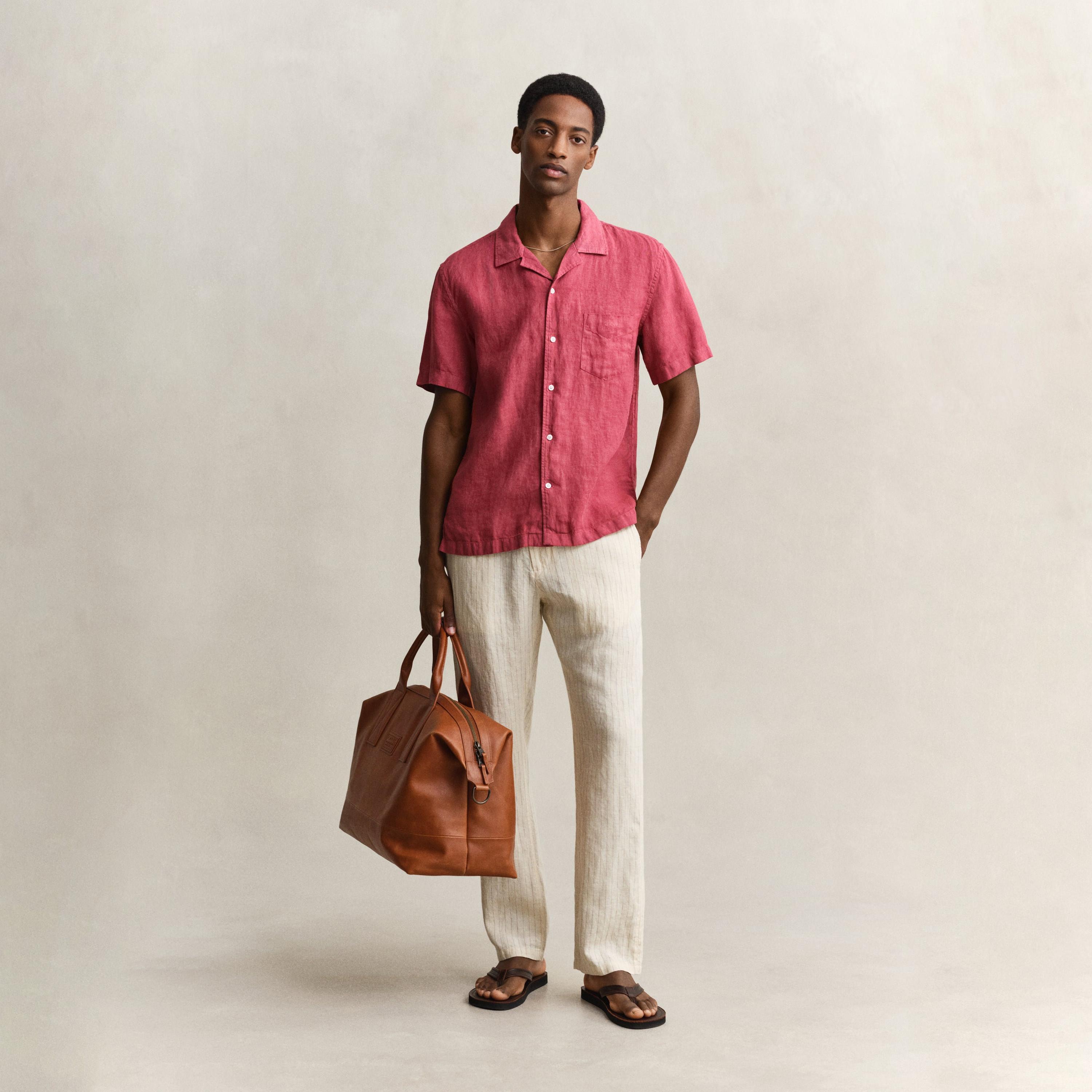 قميص كتان رجالي بأكمام قصيرة وقصة "ريجيولار فيت" سادة وياقة "ريزورت" من جانت-men-clothing-shirts-image-21