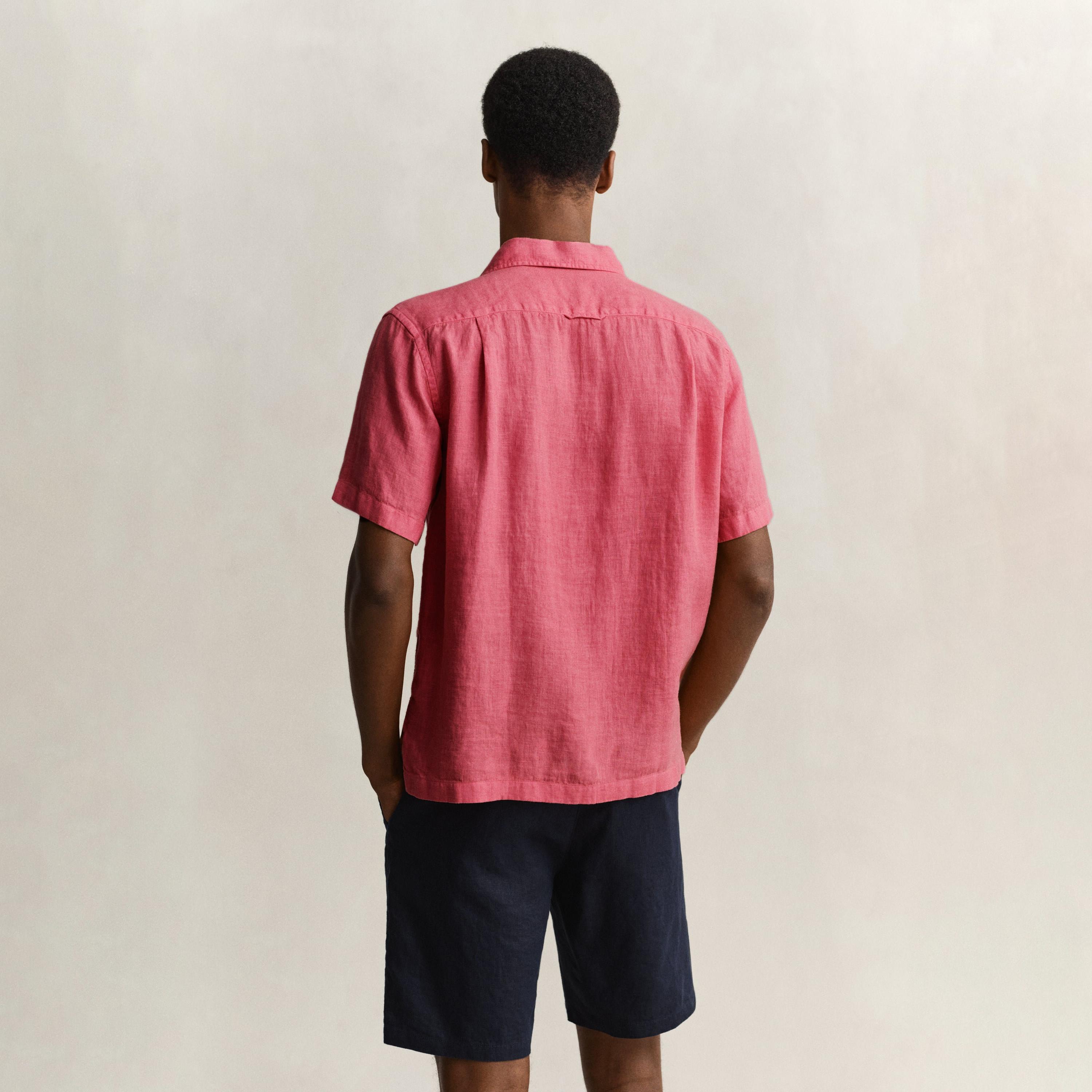 قميص كتان رجالي بأكمام قصيرة وقصة "ريجيولار فيت" سادة وياقة "ريزورت" من جانت-men-clothing-shirts-image-22