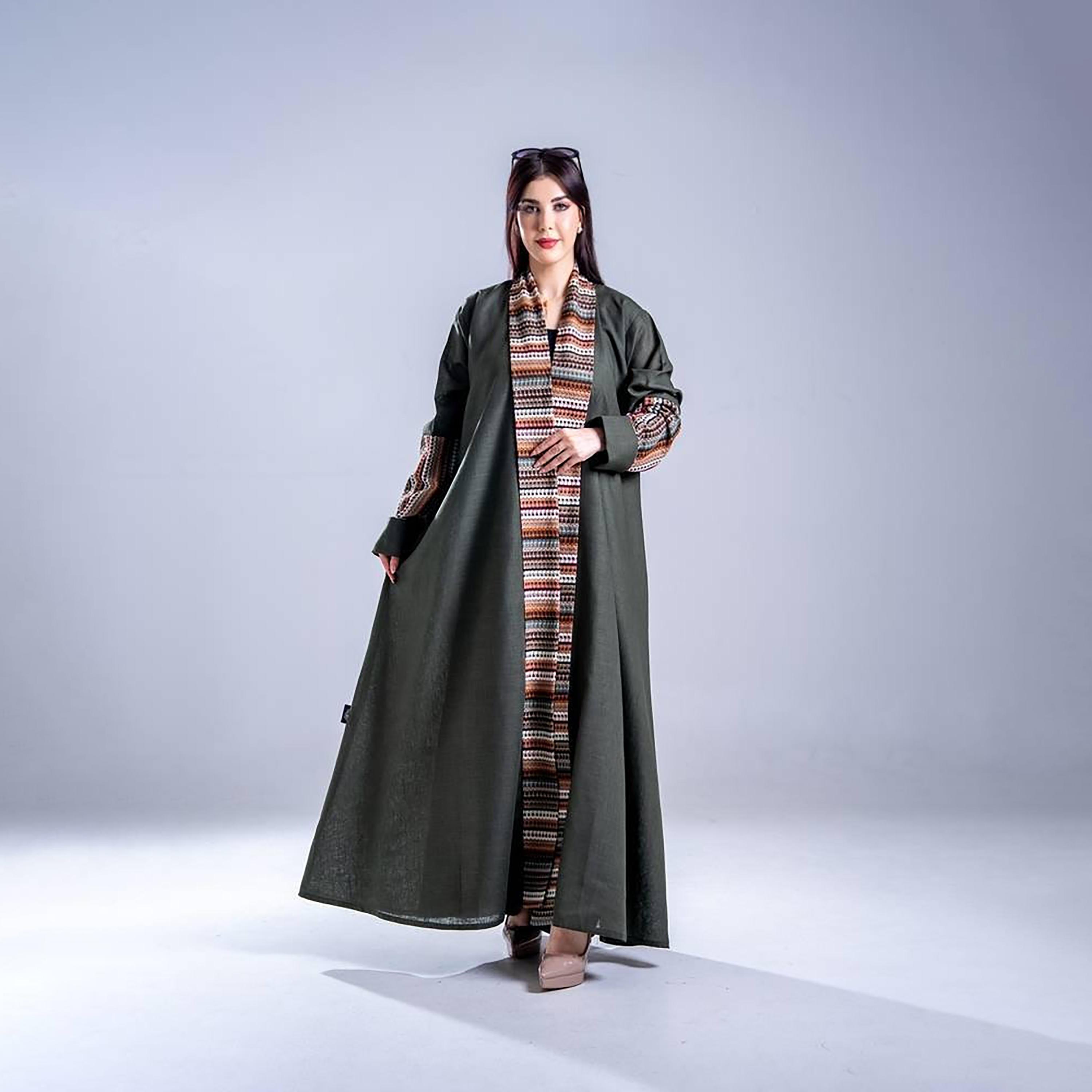 Elegant Hijab Chevron Panel Trim Dual Tone Sleeves Crepe Women's Half Cloche Abaya with Hijab-women-arabicclothing-abayas-image-1