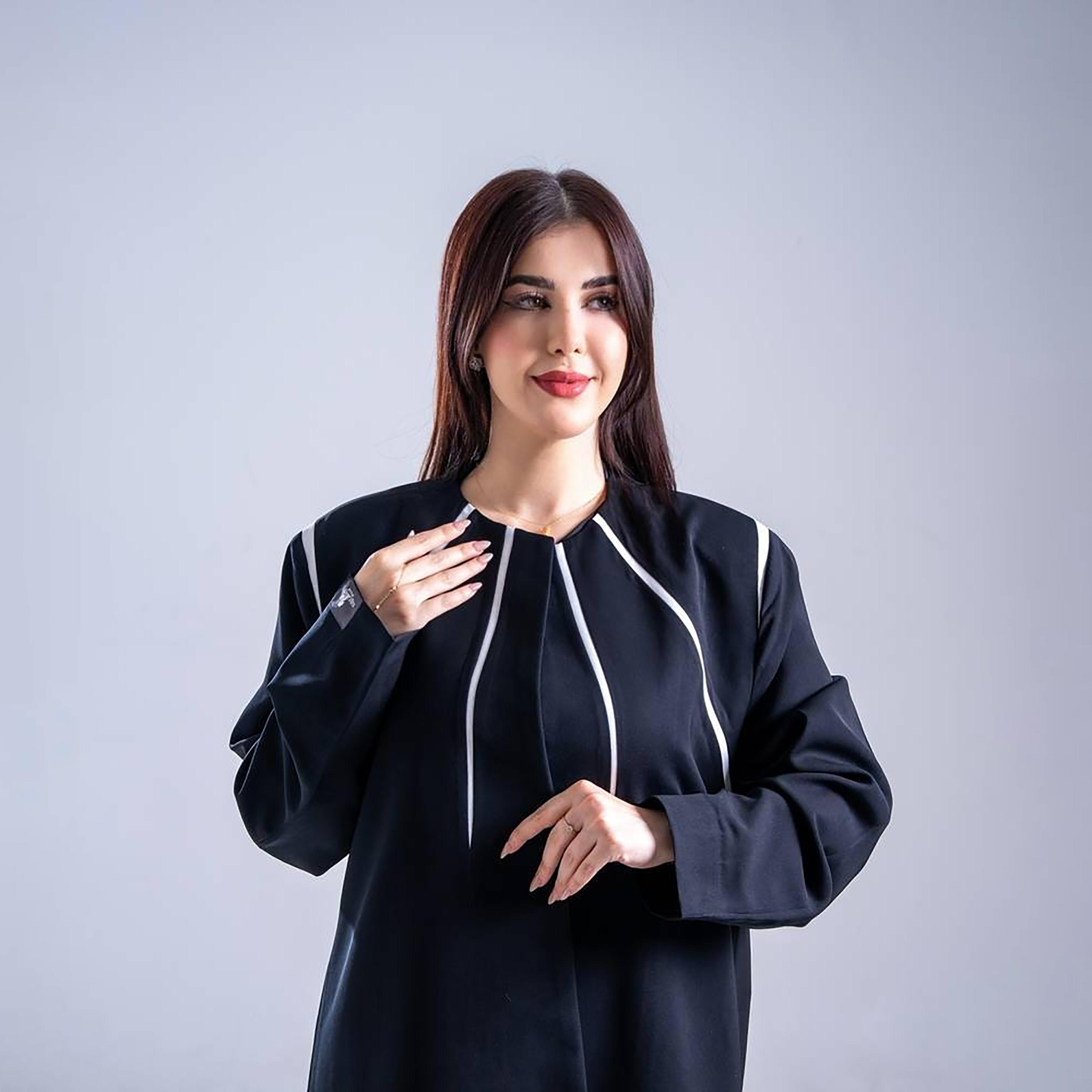 عباية كريب نسائية بقصة نصف كلوش مع تفاصيل تحديد متباينة من إليجانت حجاب-women-arabicclothing-abayas-image-2