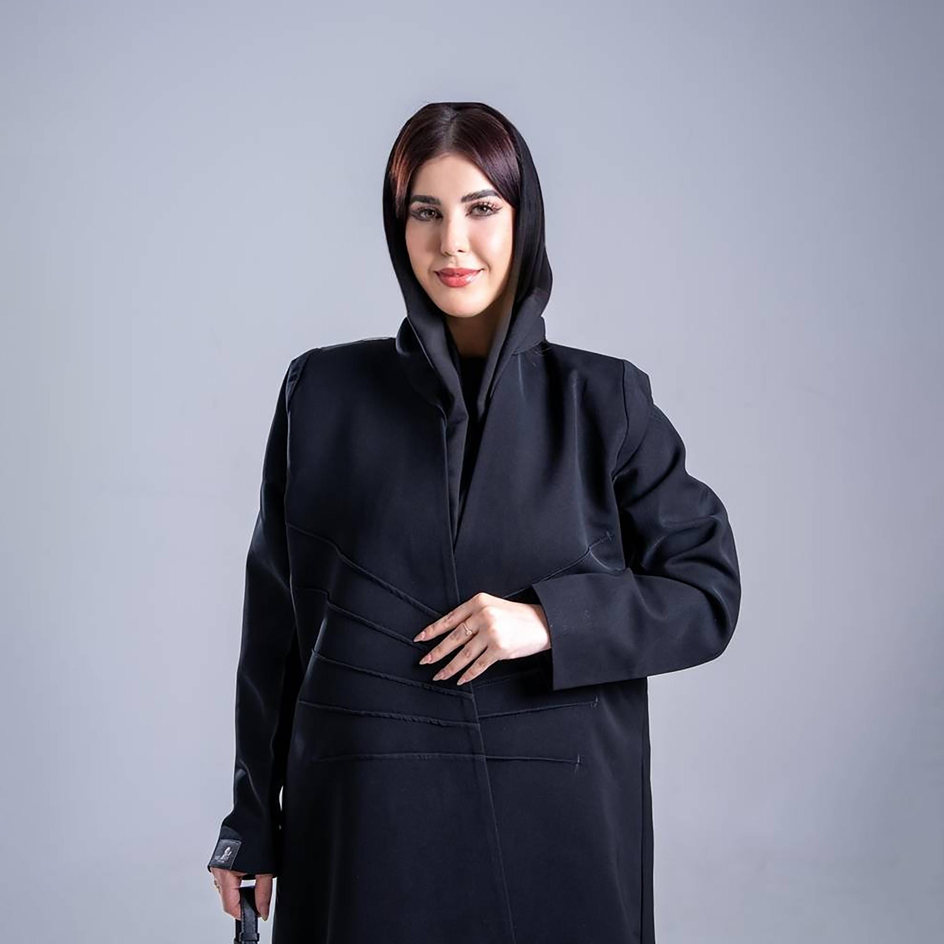 عباية كريب نسائية بقصة نصف كلوش مع تفاصيل خياطة بارزة وحجاب من إليجانت حجاب-women-arabicclothing-abayas-image-2