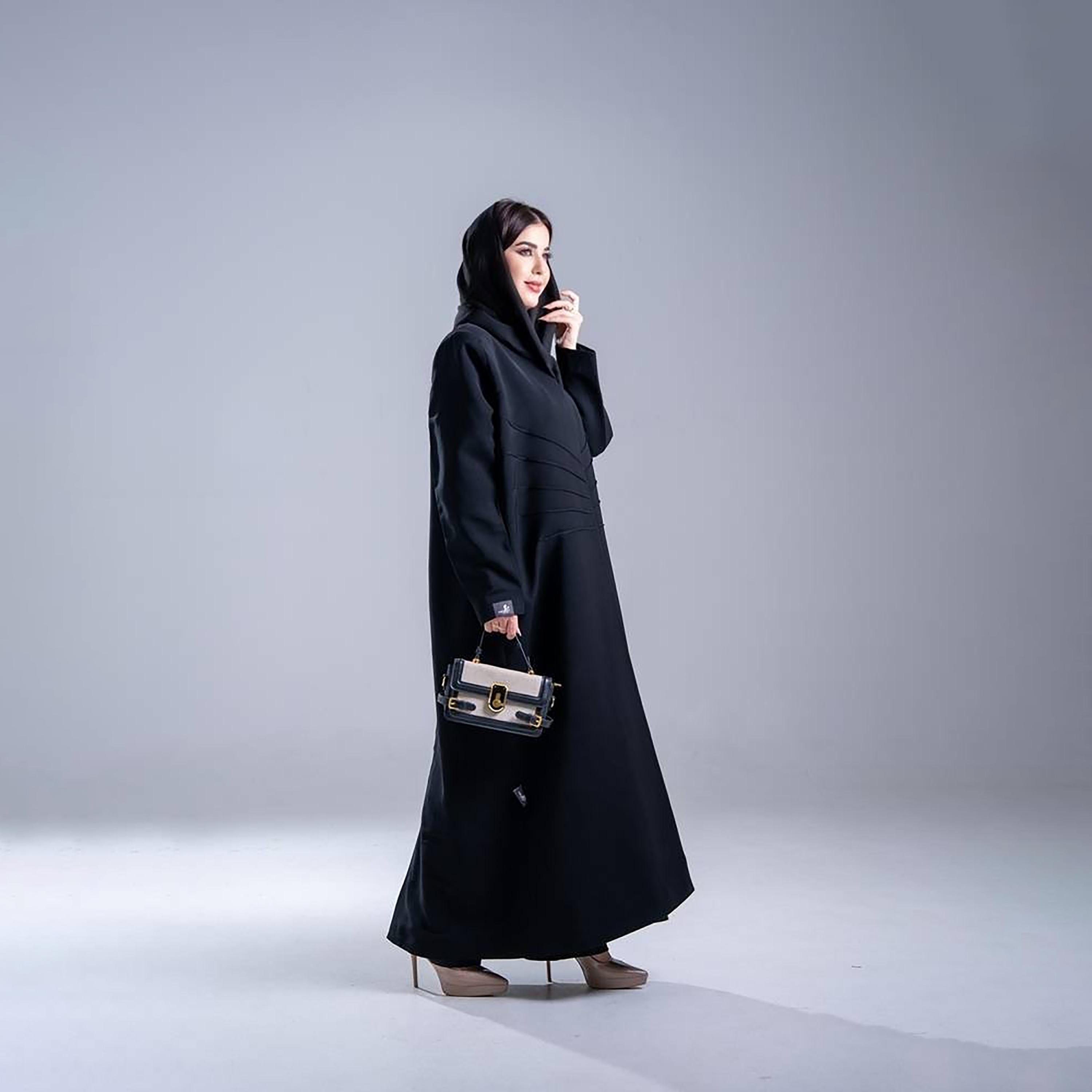 عباية كريب نسائية بقصة نصف كلوش مع تفاصيل خياطة بارزة وحجاب من إليجانت حجاب-women-arabicclothing-abayas-image-4