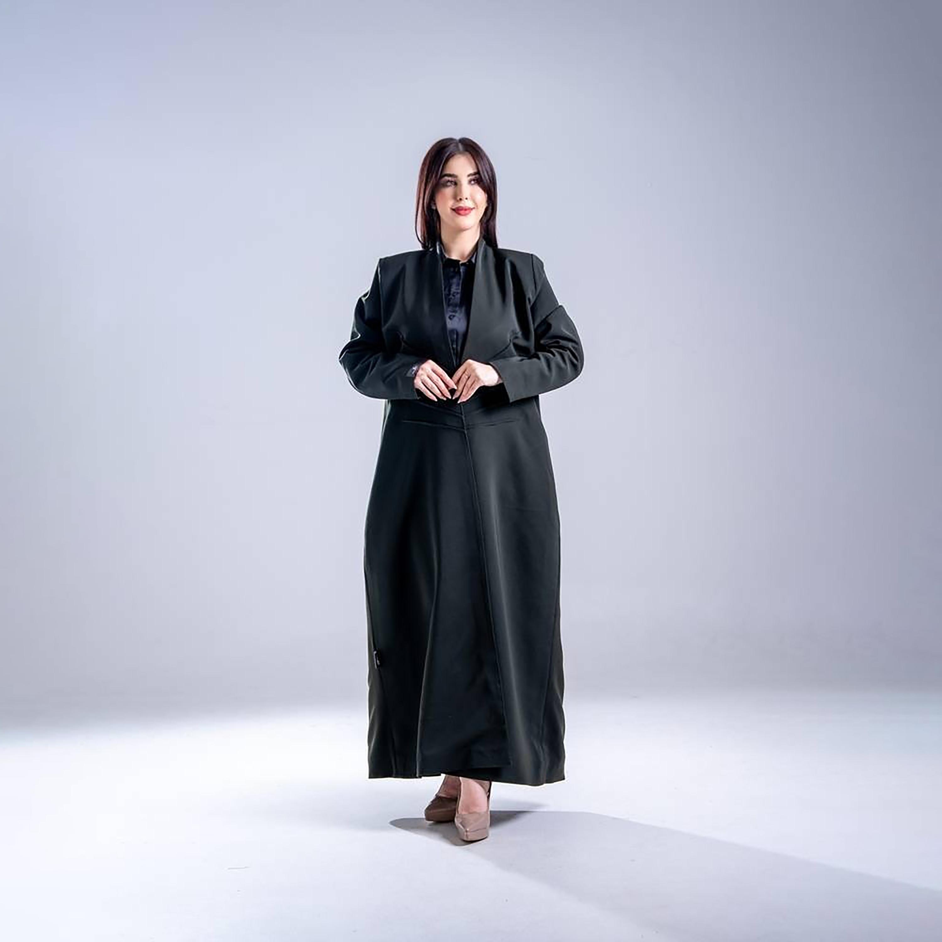عباية كريب نسائية بقصة نصف كلوش مع تفاصيل خياطة بارزة وحجاب من إليجانت حجاب-women-arabicclothing-abayas-image-1
