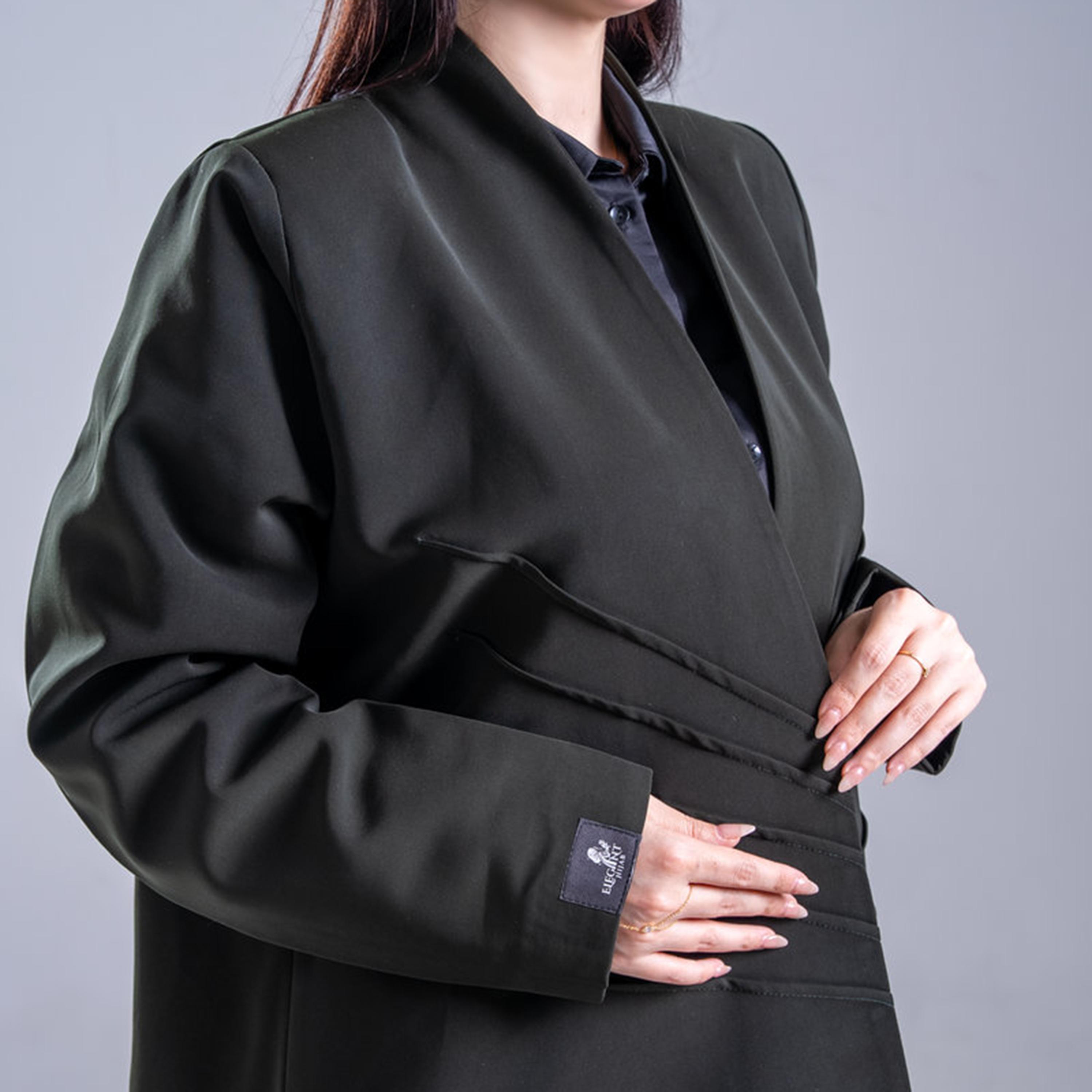 عباية كريب نسائية بقصة نصف كلوش مع تفاصيل خياطة بارزة وحجاب من إليجانت حجاب-women-arabicclothing-abayas-image-3
