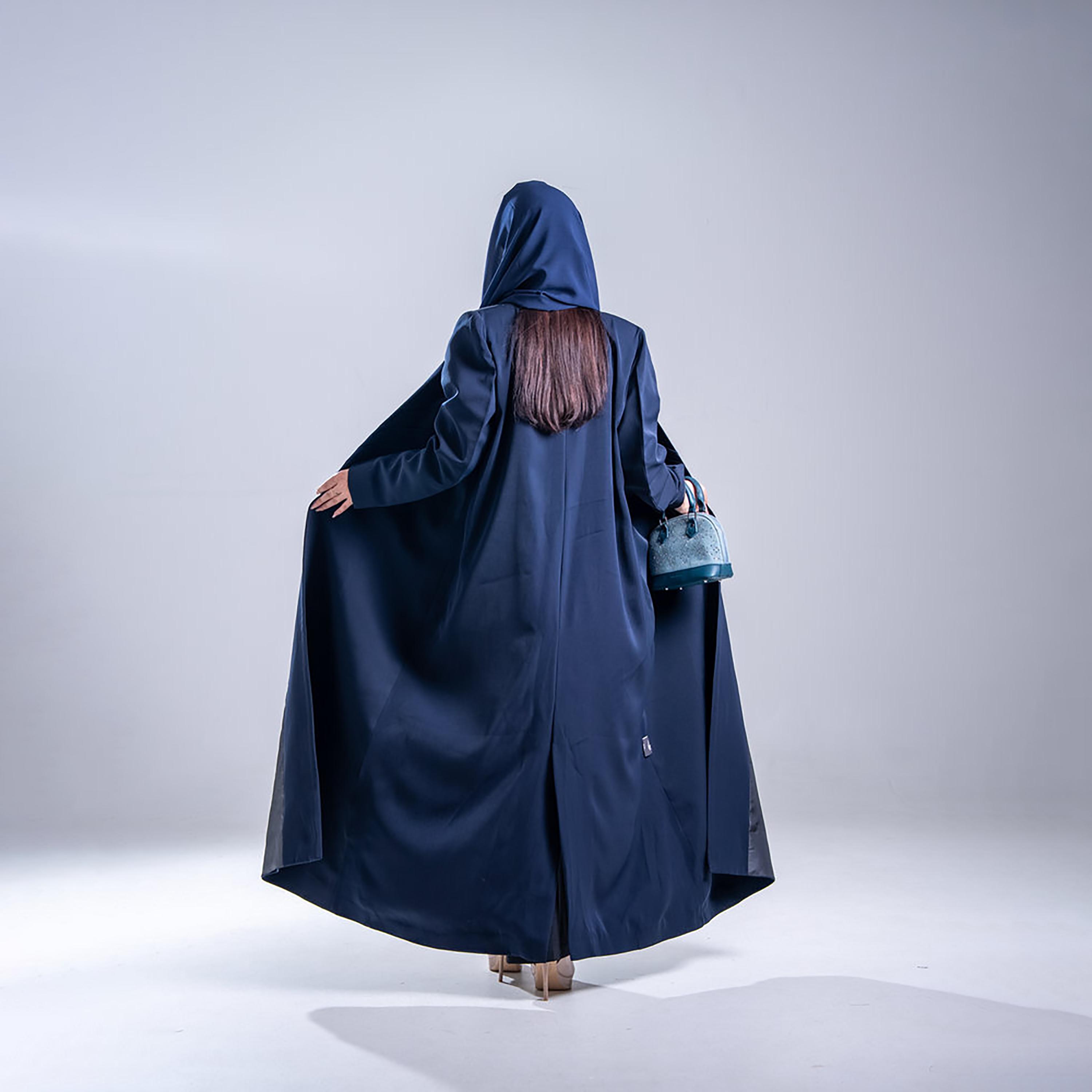 عباية كريب نسائية بقصة نصف كلوش مع تفاصيل خياطة بارزة وحجاب من إليجانت حجاب-women-arabicclothing-abayas-image-5