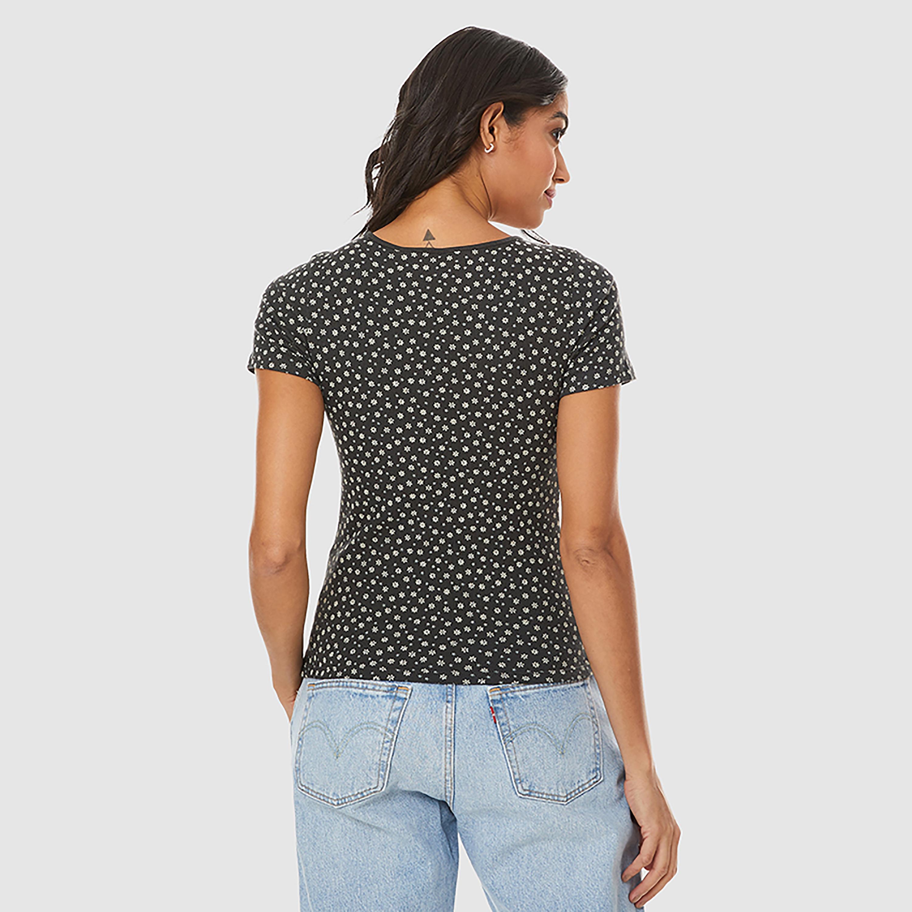 تي شيرت من ليفايز بأكمام قصيرة و ياقة دائرية مزينة بالزهور-women-clothing-tshirts-image-4