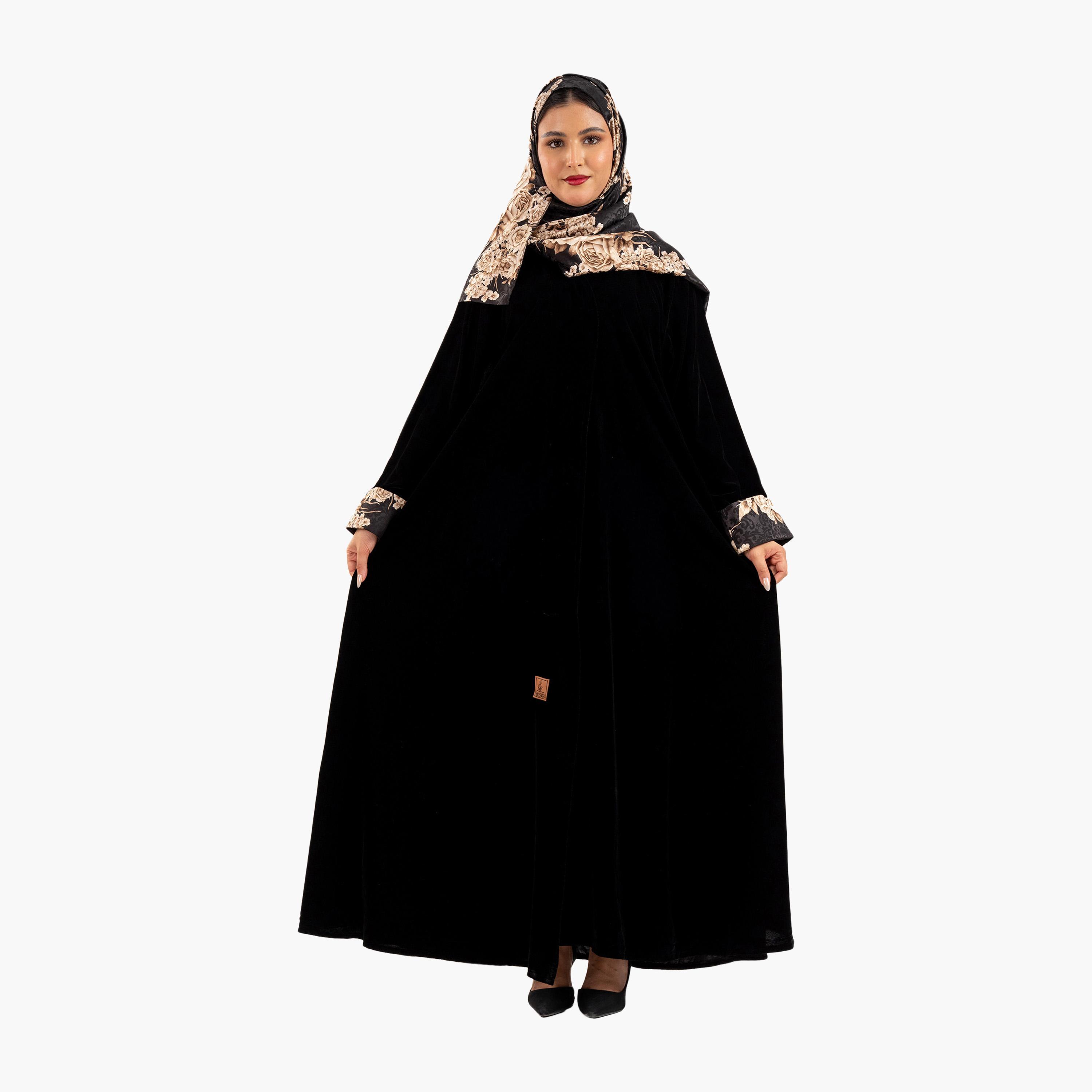 عباية نسائية سوداء مزينة بنقشة زهور وأكمام طويلة مع حجاب من زاهية-women-arabicclothing-abayas-image-1