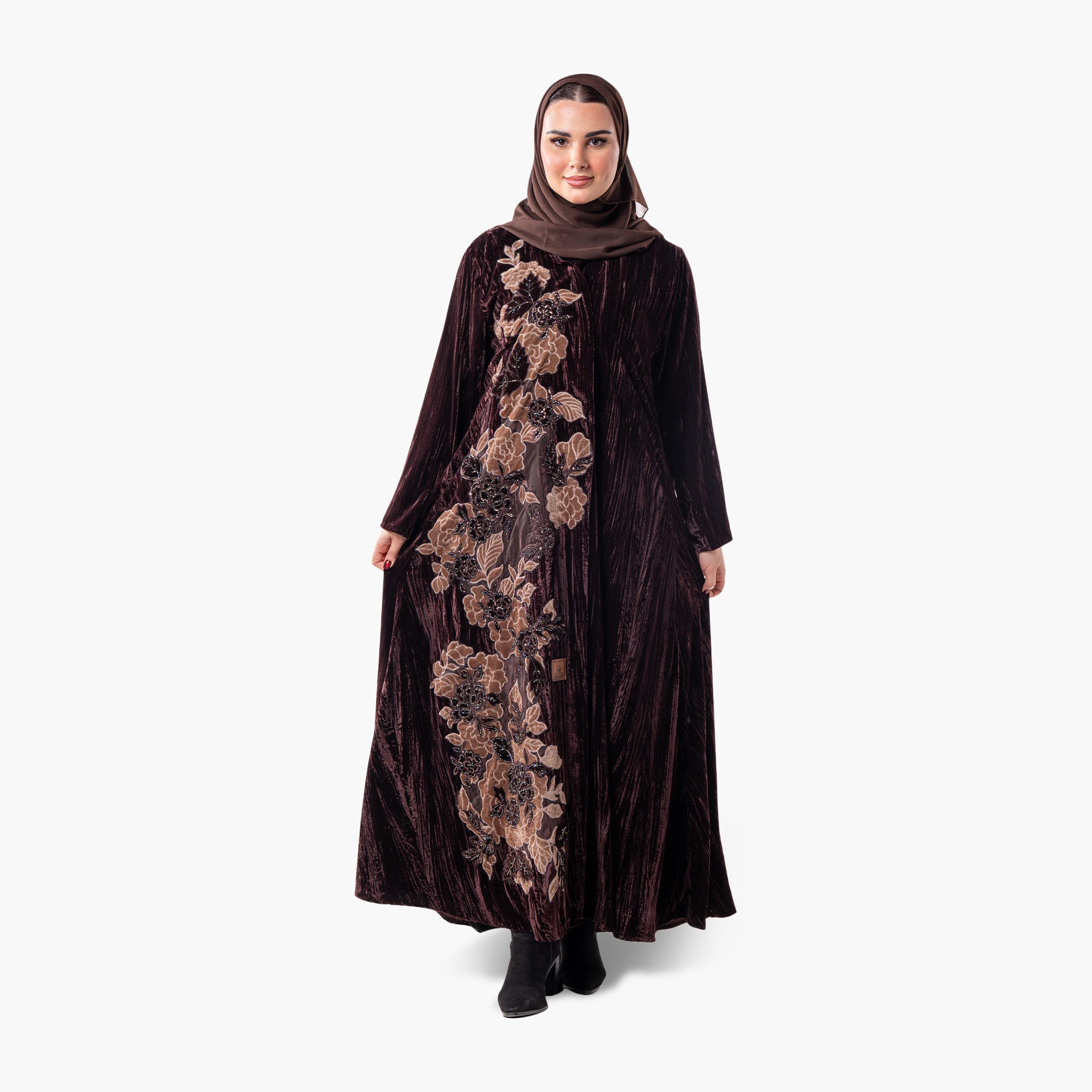 عباية سهرة نسائية مخملية بقصة واسعة ومطرزة بالزهور مع حجاب من زاهية - بني-women-arabicclothing-abayas-image-1