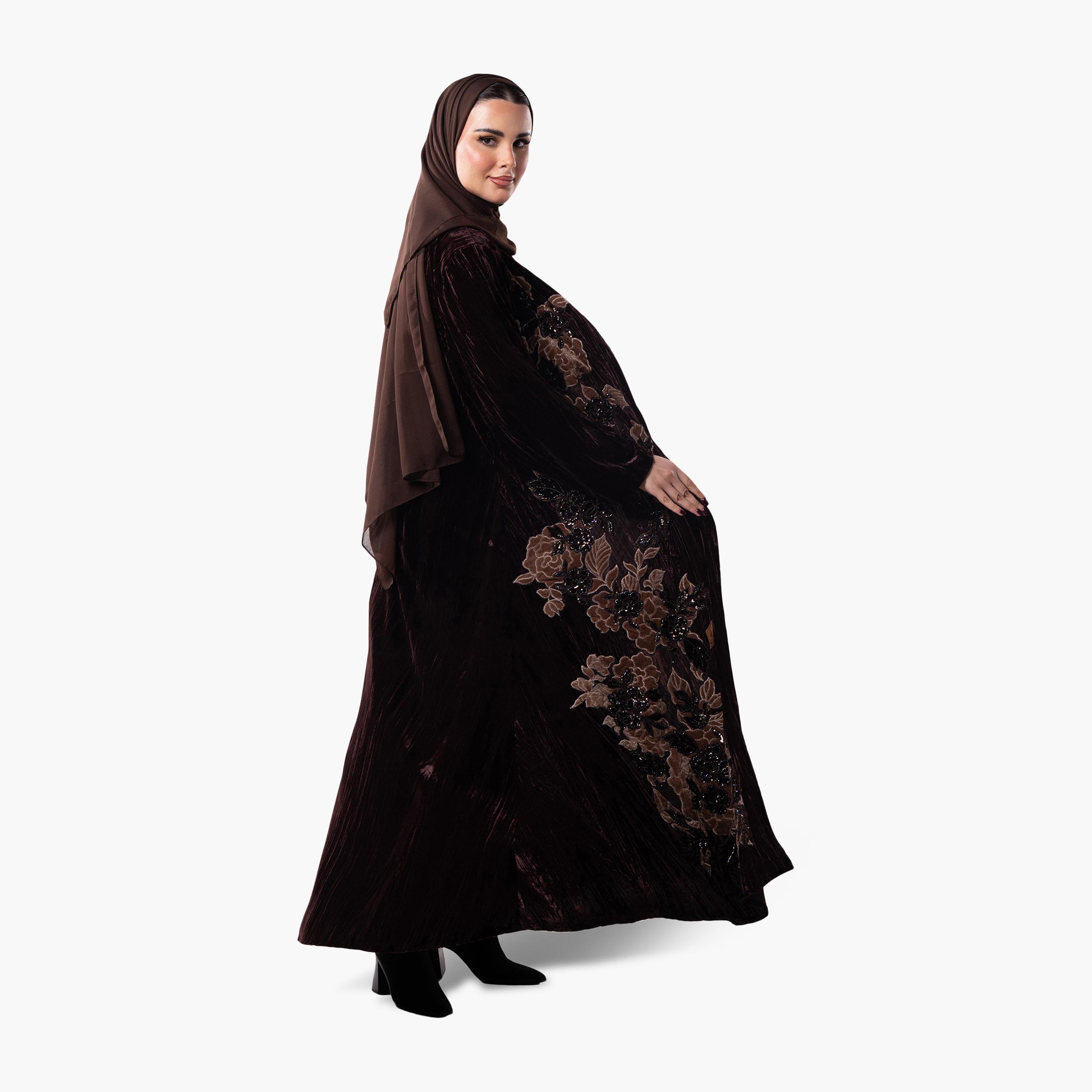 عباية سهرة نسائية مخملية بقصة واسعة ومطرزة بالزهور مع حجاب من زاهية - بني-women-arabicclothing-abayas-image-4
