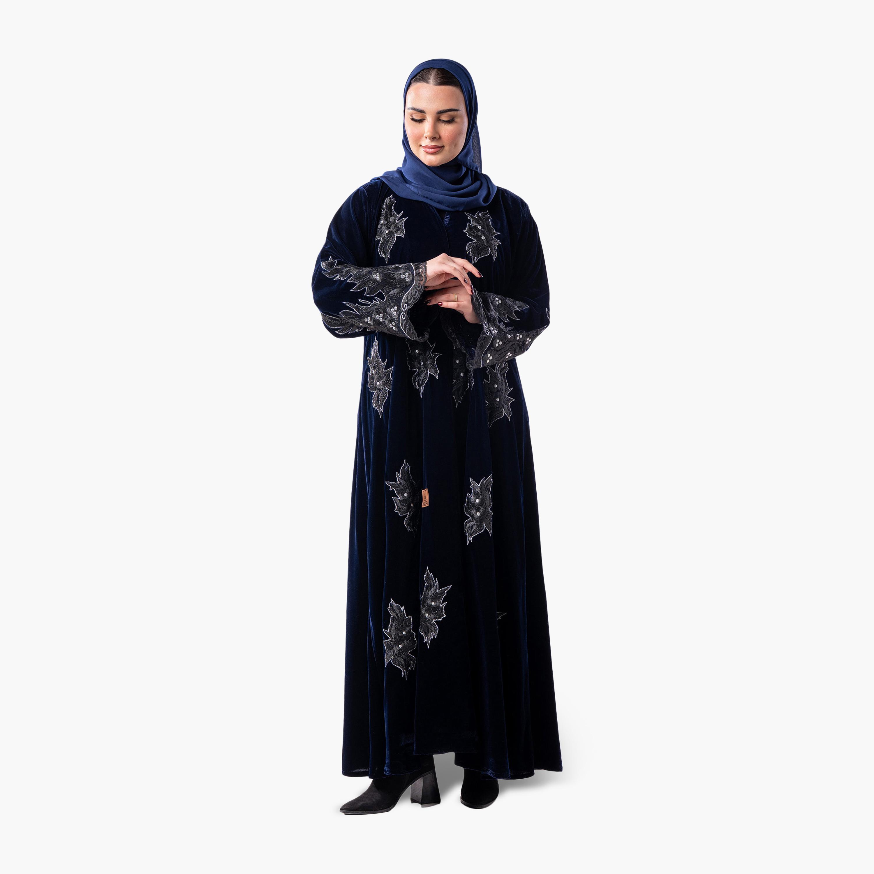 عباية سهرة نسائية مخملية بأكمام واسعة ومطرزة مع حجاب من زاهية-women-arabicclothing-abayas-image-1