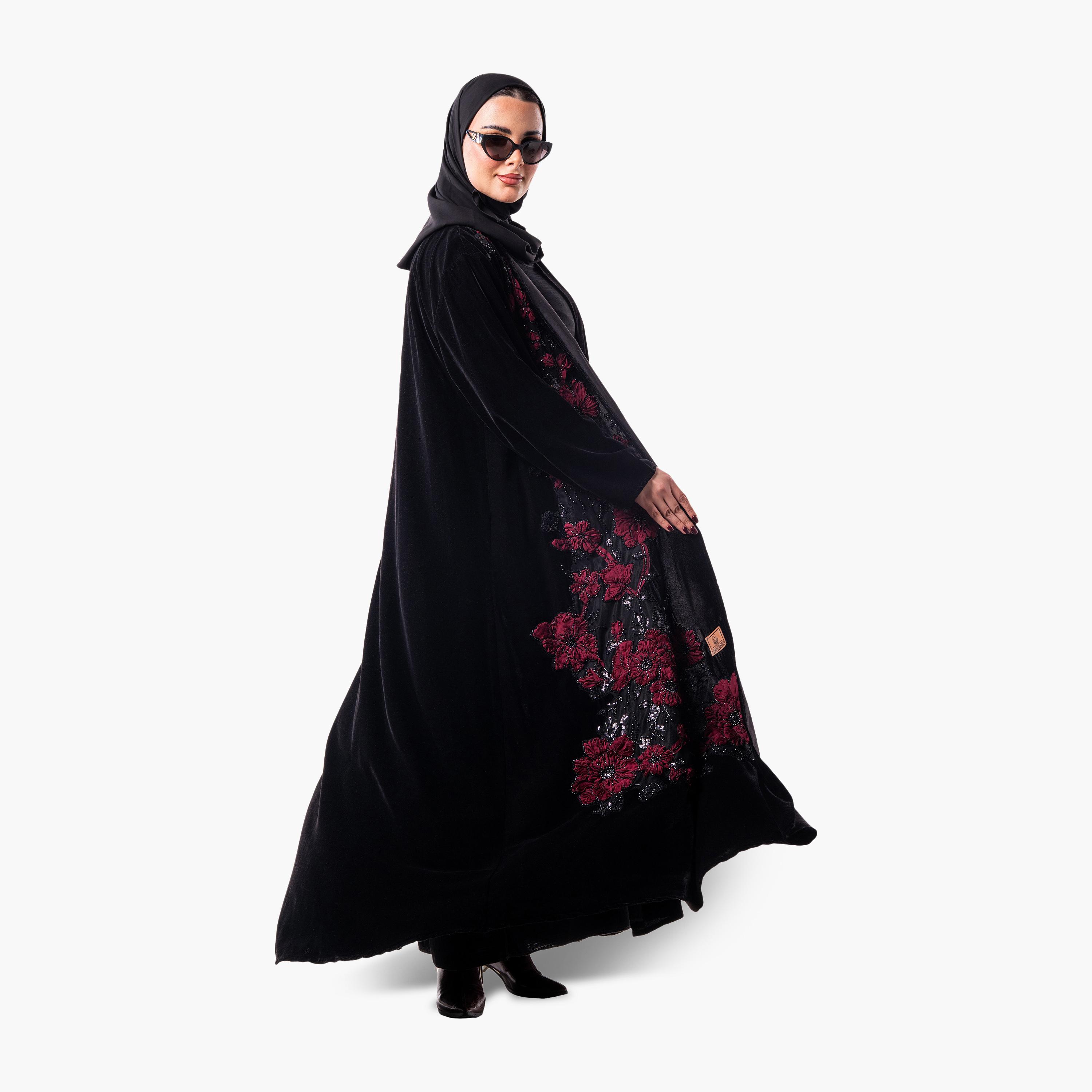 عباية سهرة نسائية مخملية بقصة واسعة مع زينة زهور بارزة (أبليك) مع حجاب من زاهية - أسود-women-arabicclothing-abayas-image-5