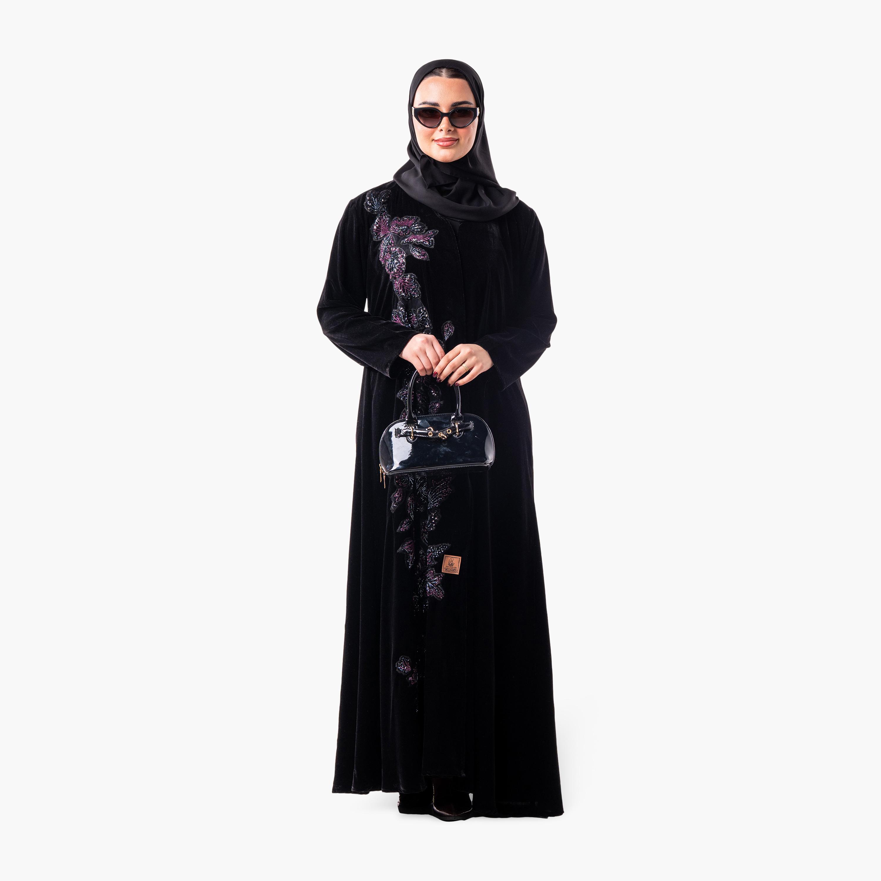 عباية سهرة نسائية مخملية بقصة واسعة بنقشة زهور ومزينة بالخرز مع حجاب من زاهية - أسود-women-arabicclothing-abayas-image-1