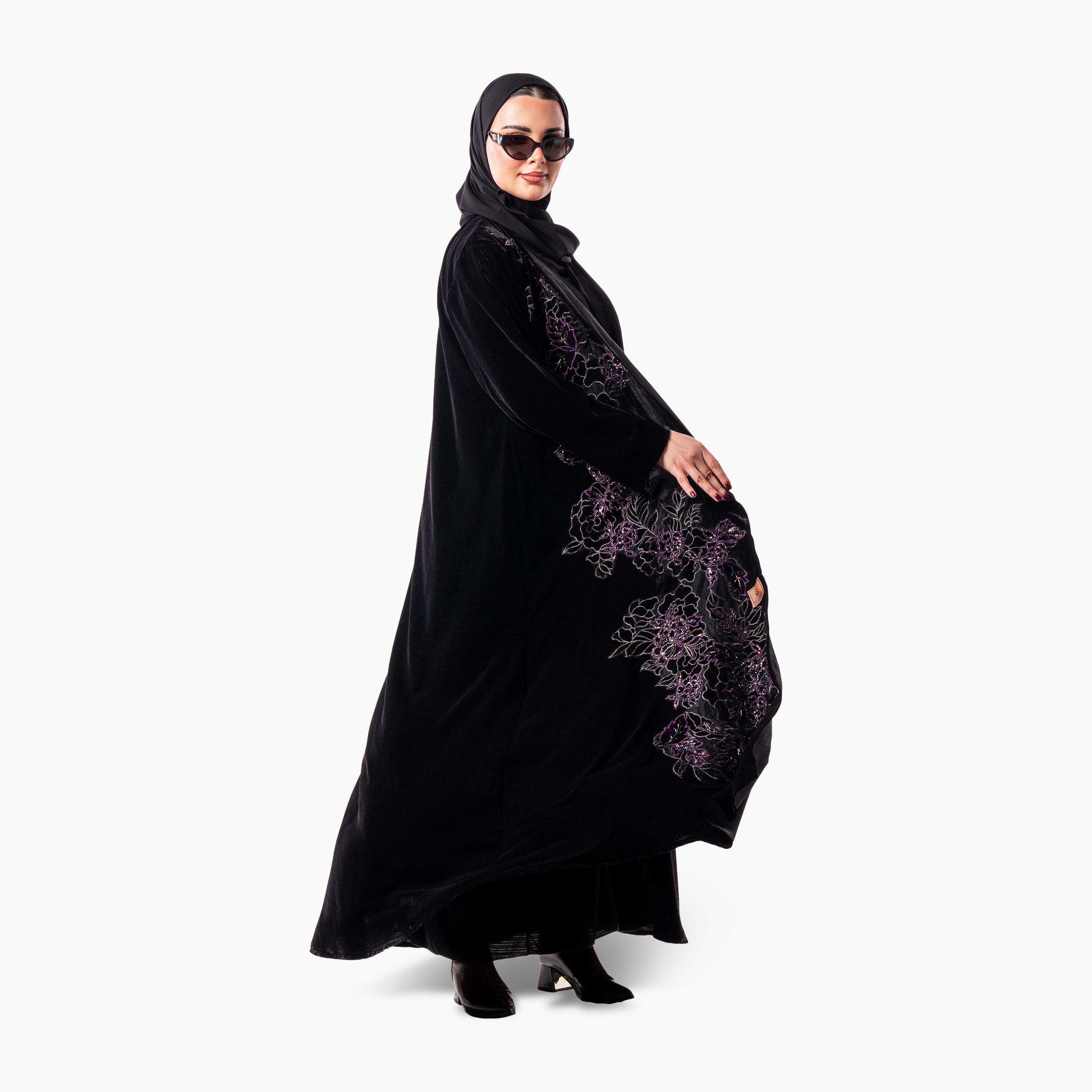 عباية سهرة نسائية مخملية بقصة واسعة ومطرزة بالزهور مع حجاب من زاهية - أسود-women-arabicclothing-abayas-image-4