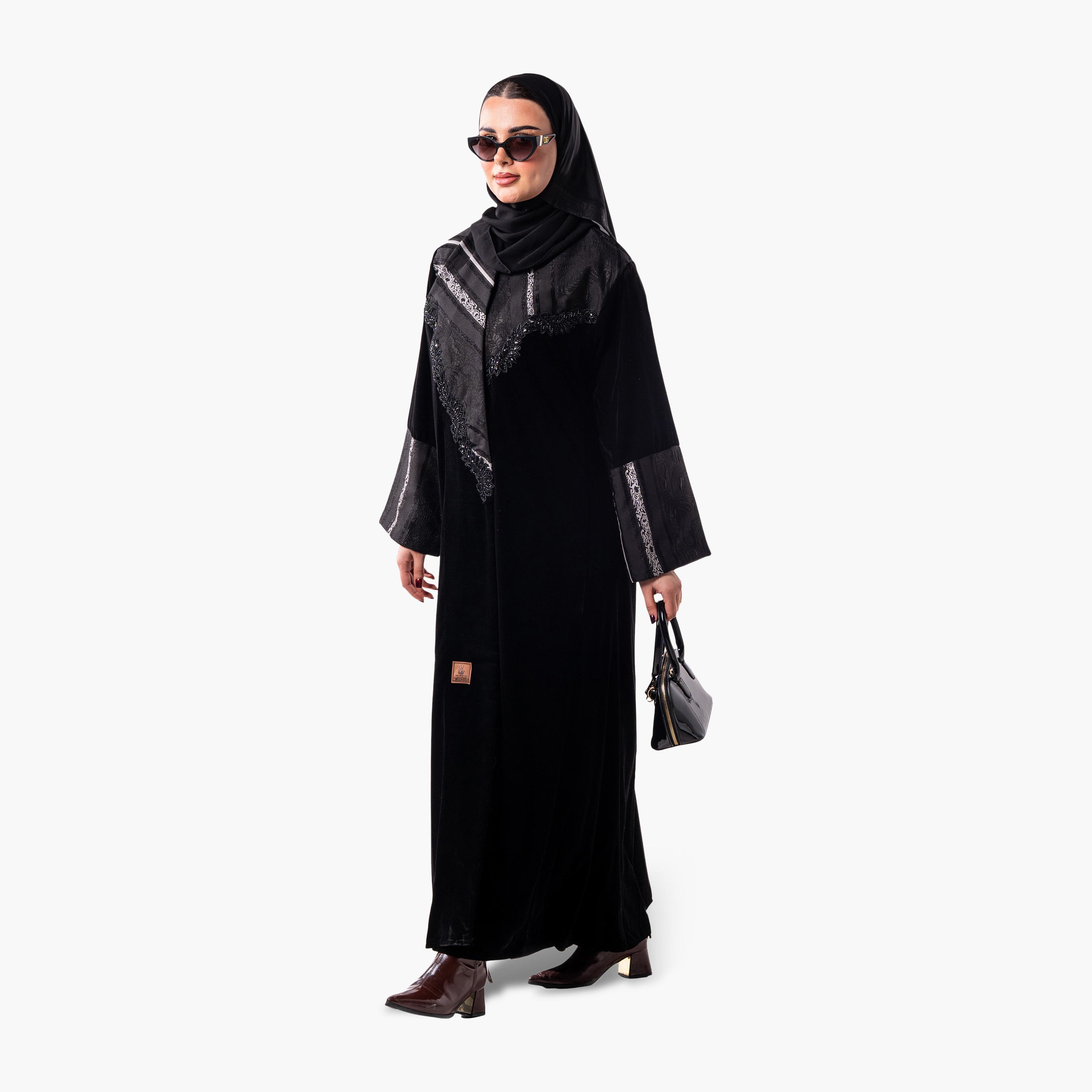 عباية نسائية مطرزة ومزينة بالخرز مع أكمام بلونين وحجاب من زاهية - أسود-women-arabicclothing-abayas-image-5