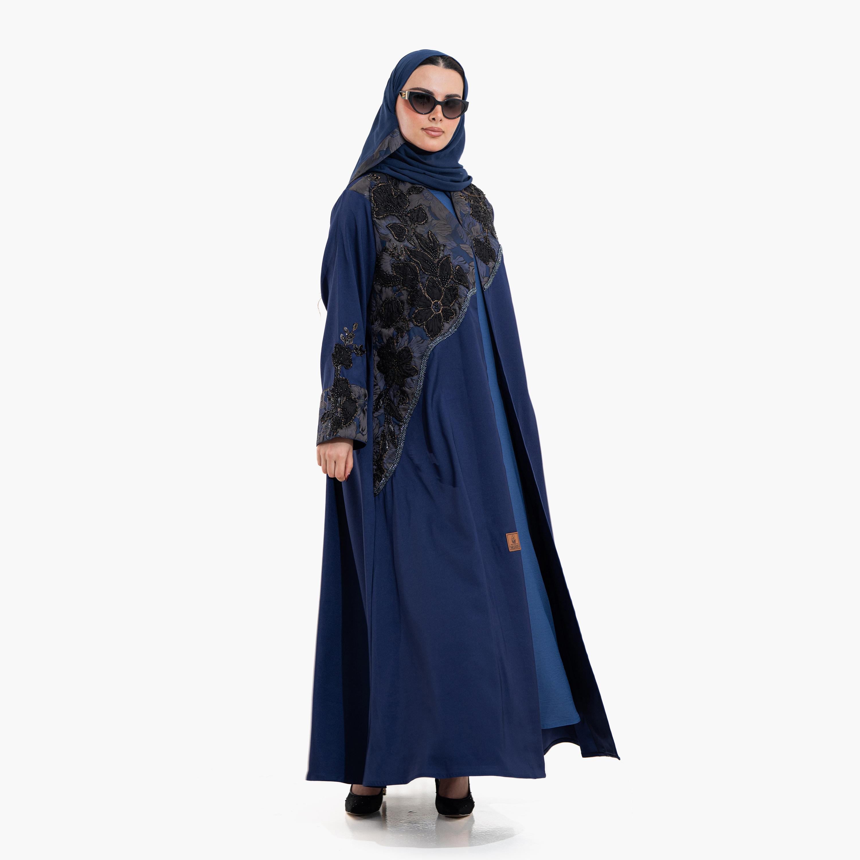 عباية سهرة نسائية بأكمام "كونتراست كف" مزينة بالخرز والتطريز مع حجاب - كحلي من زاهية-women-arabicclothing-abayas-image-4