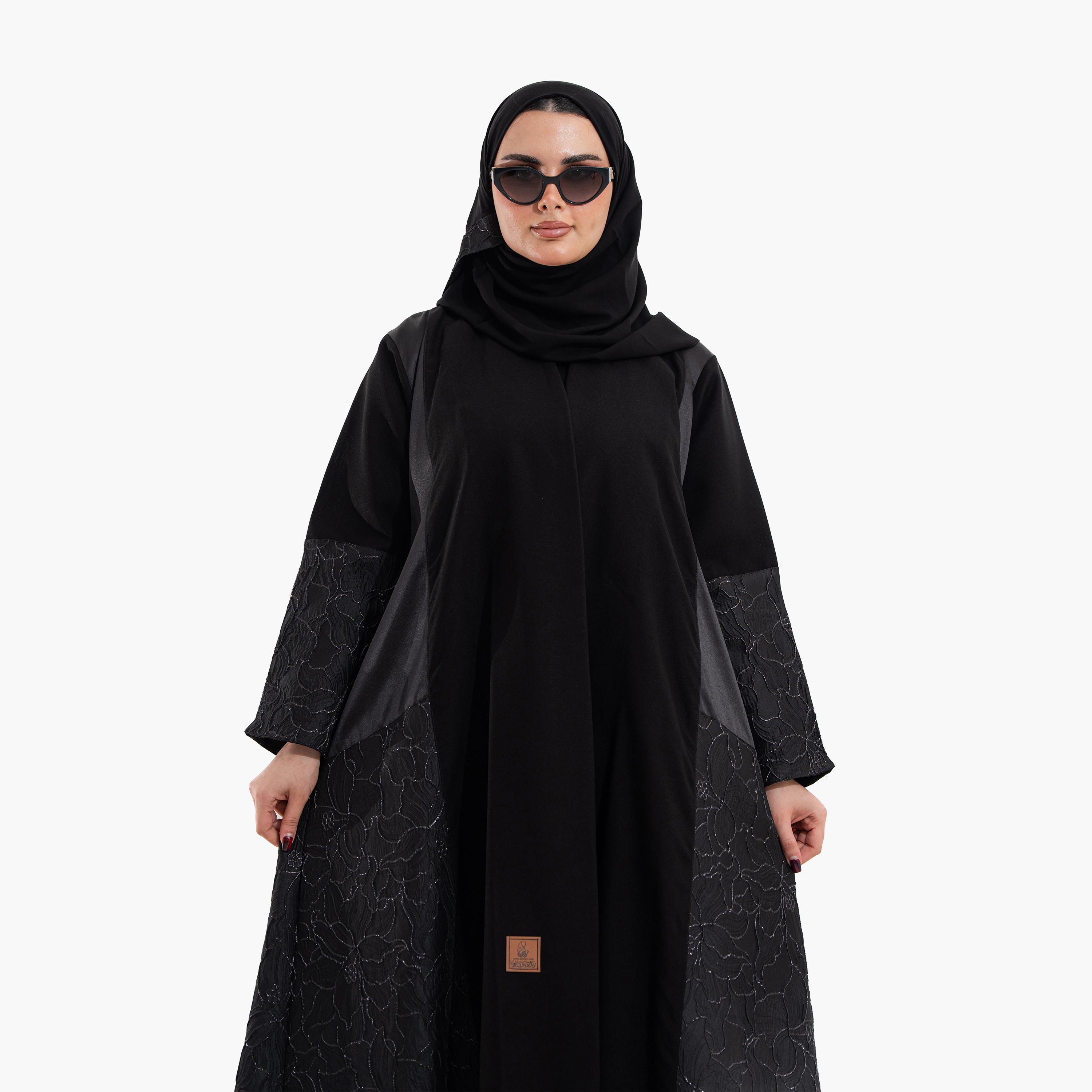 عباية سهرة نسائية بأكمام "وايد كف" بتصميم "ديوال توند" وقماش "فلورال تيكستشرد" مع حجاب - أسود من زاهية-women-arabicclothing-abayas-image-2
