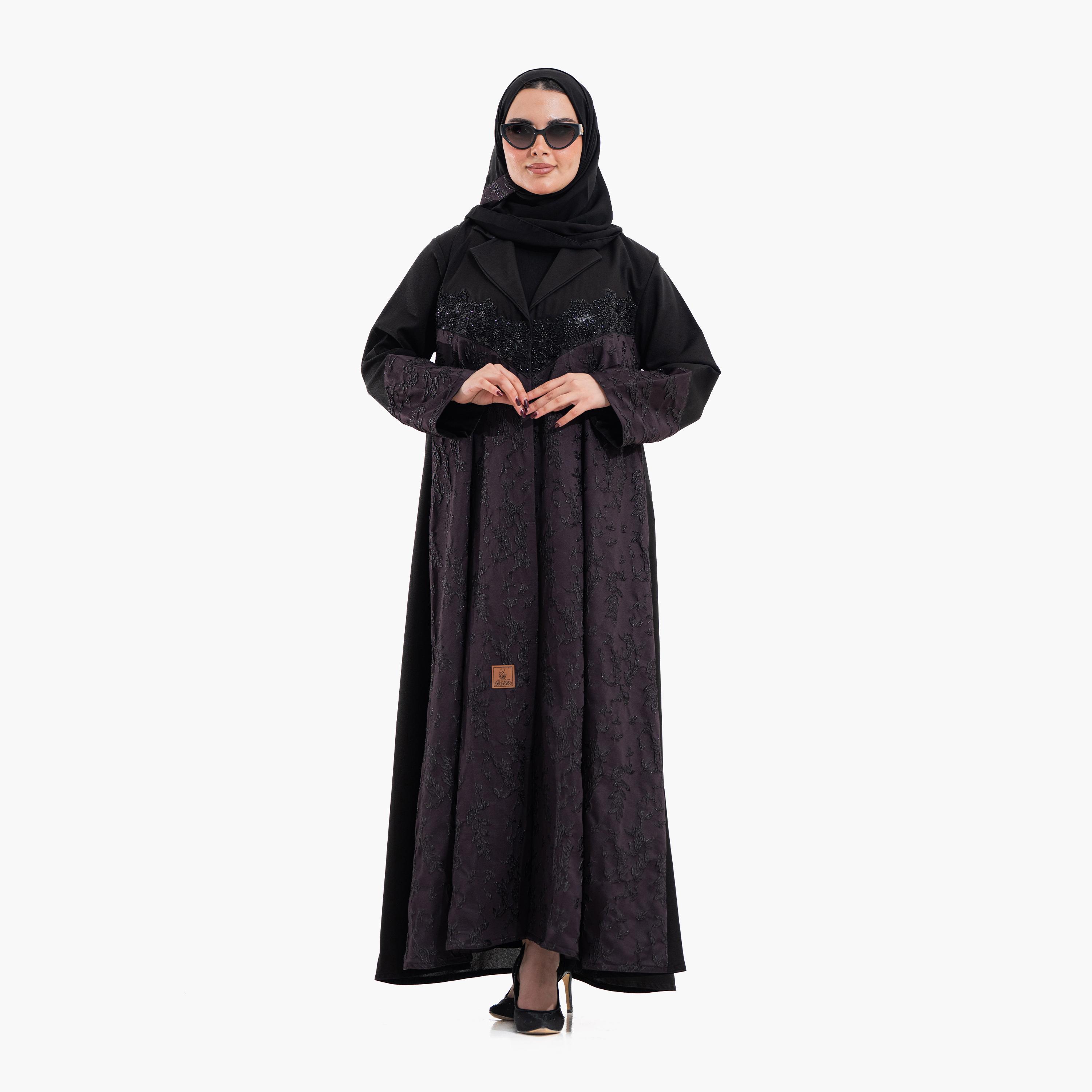 عباية سهرة نسائية بياقة "لابل ديوال توند" وأساور "كونتراست" مطرزة مع حجاب - أسود من زاهية-women-arabicclothing-abayas-image-2
