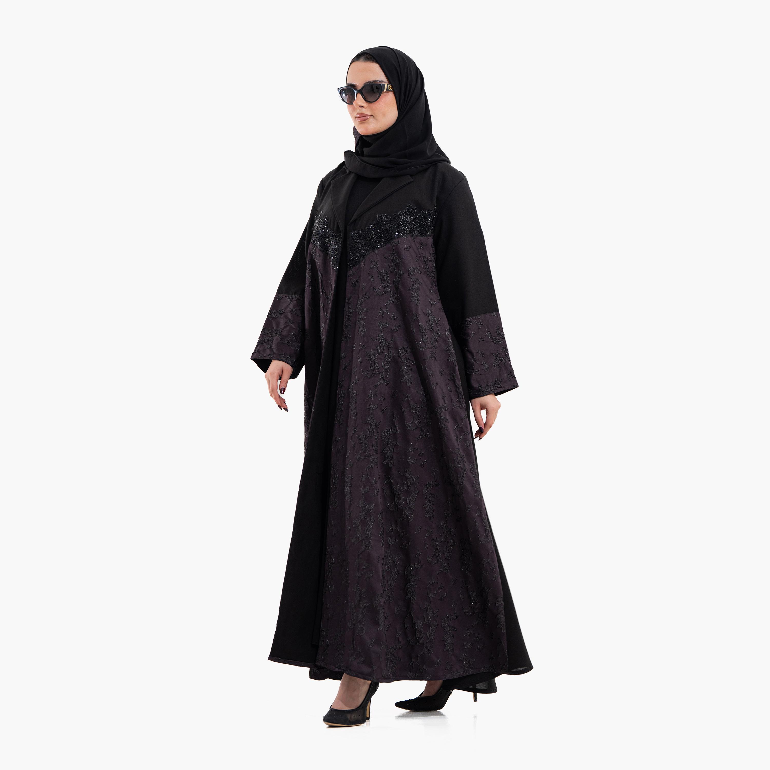 عباية سهرة نسائية بياقة "لابل ديوال توند" وأساور "كونتراست" مطرزة مع حجاب - أسود من زاهية-women-arabicclothing-abayas-image-4