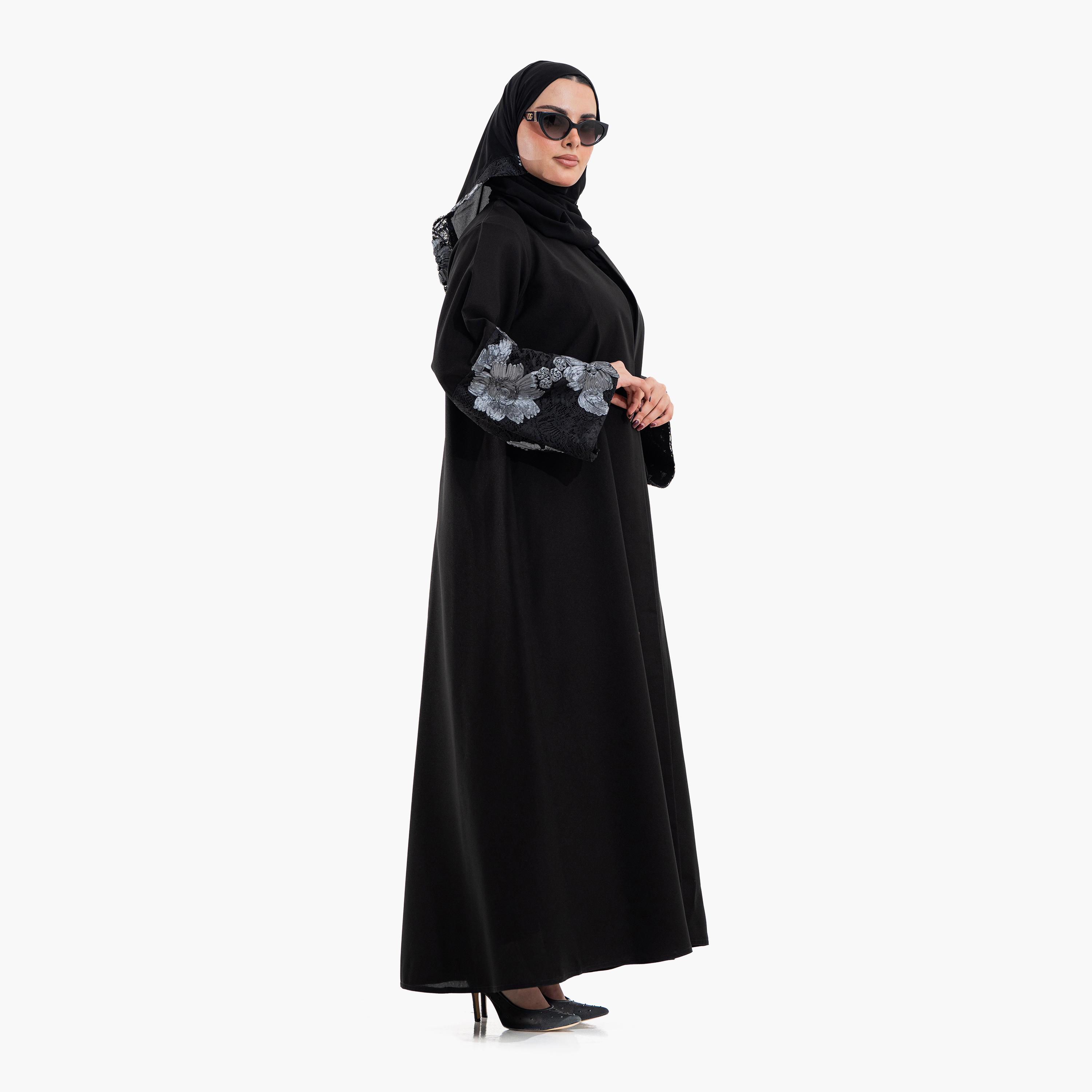 عباية سهرة نسائية بأكمام "وايد" وتفاصيل "فلورال ليس" مع حجاب - أسود من زاهية-women-arabicclothing-abayas-image-3