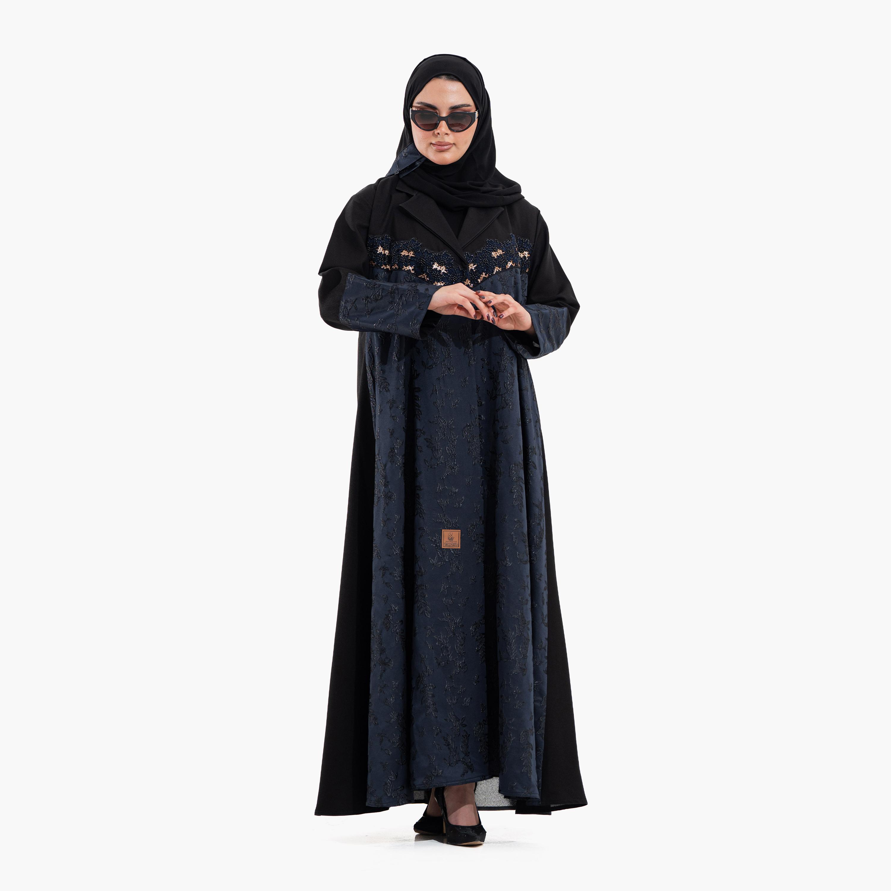 عباية سهرة "فليرد" نسائية بياقة "لابل ديوال توند" وأكمام "وايد كف" مطرزة مع حجاب من زاهية-women-arabicclothing-abayas-image-1