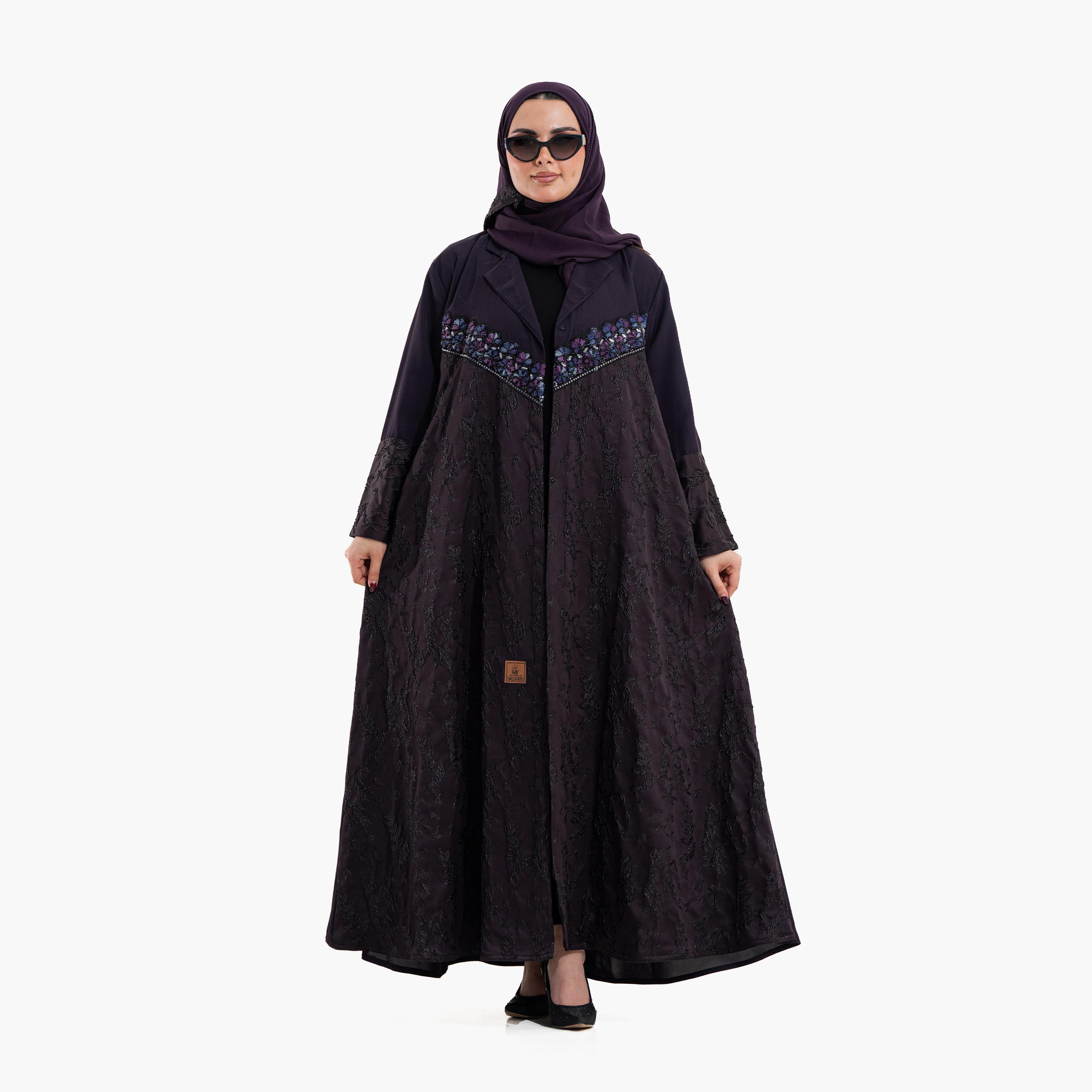 عباية سهرة نسائية بياقة "لابل" وأكمام "وايد كف" مطرزة مع حجاب - أرجواني داكن من زاهية-women-arabicclothing-abayas-image-1
