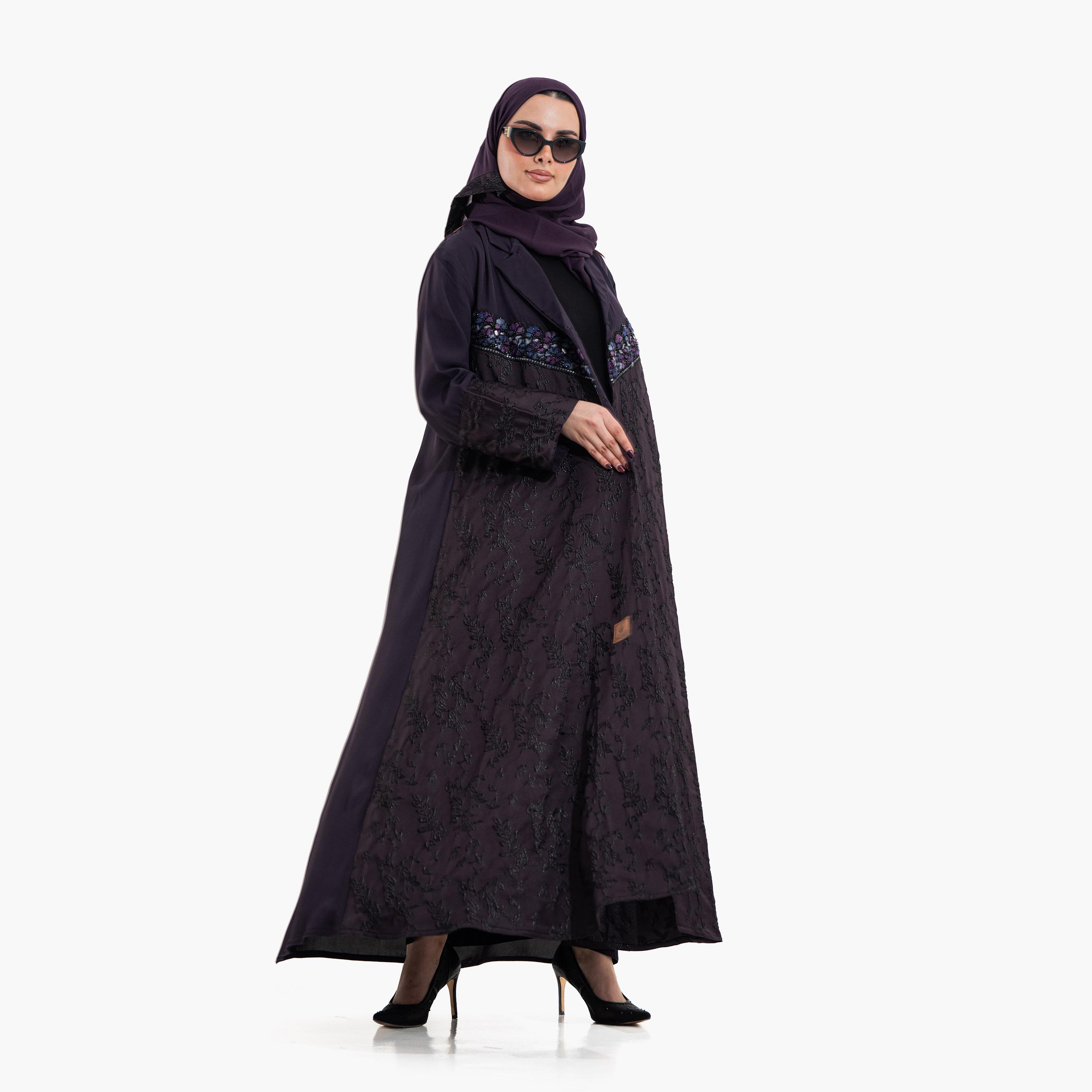 عباية سهرة نسائية بياقة "لابل" وأكمام "وايد كف" مطرزة مع حجاب - أرجواني داكن من زاهية-women-arabicclothing-abayas-image-3