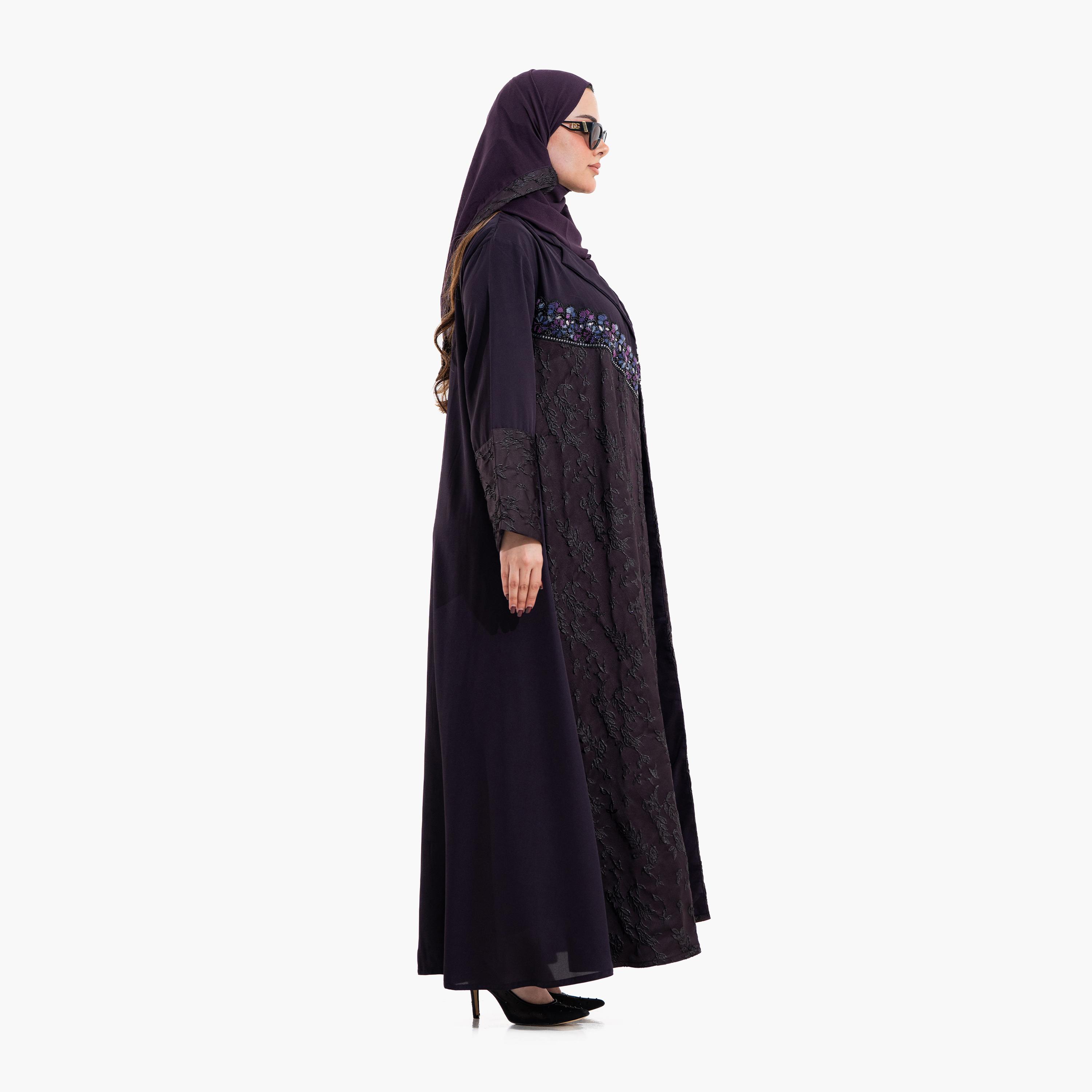 عباية سهرة نسائية بياقة "لابل" وأكمام "وايد كف" مطرزة مع حجاب - أرجواني داكن من زاهية-women-arabicclothing-abayas-image-4