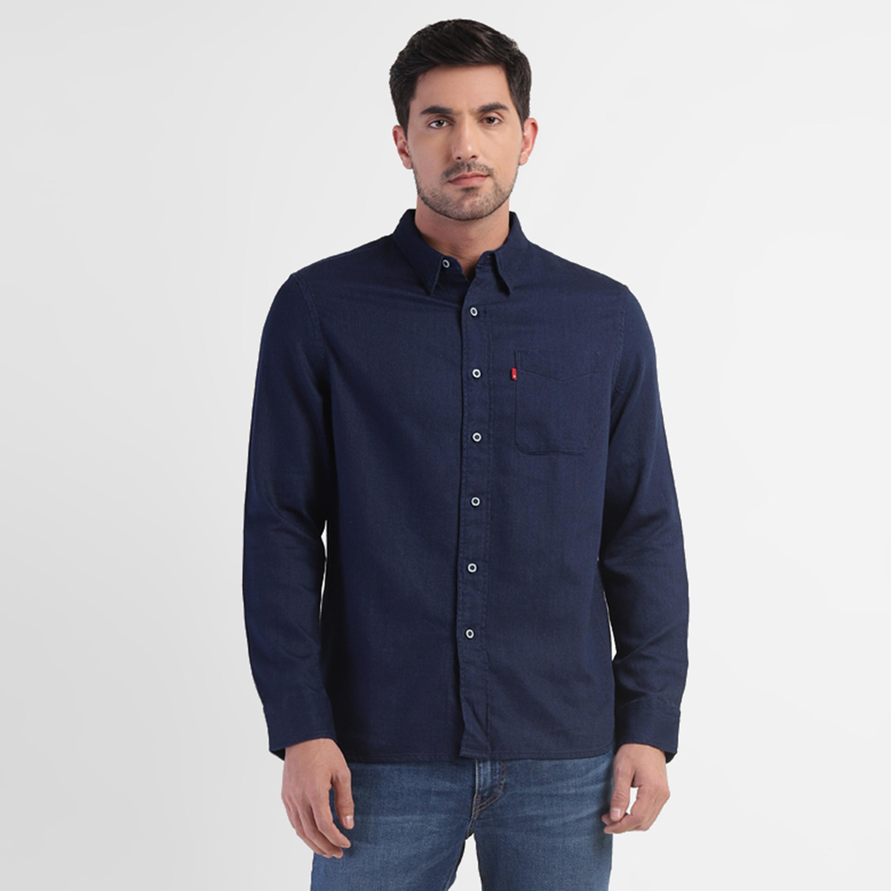 قميص من ليفايز سادة بياقة وأكمام طويلة مع جيب باتش-men-clothing-shirts-image-4