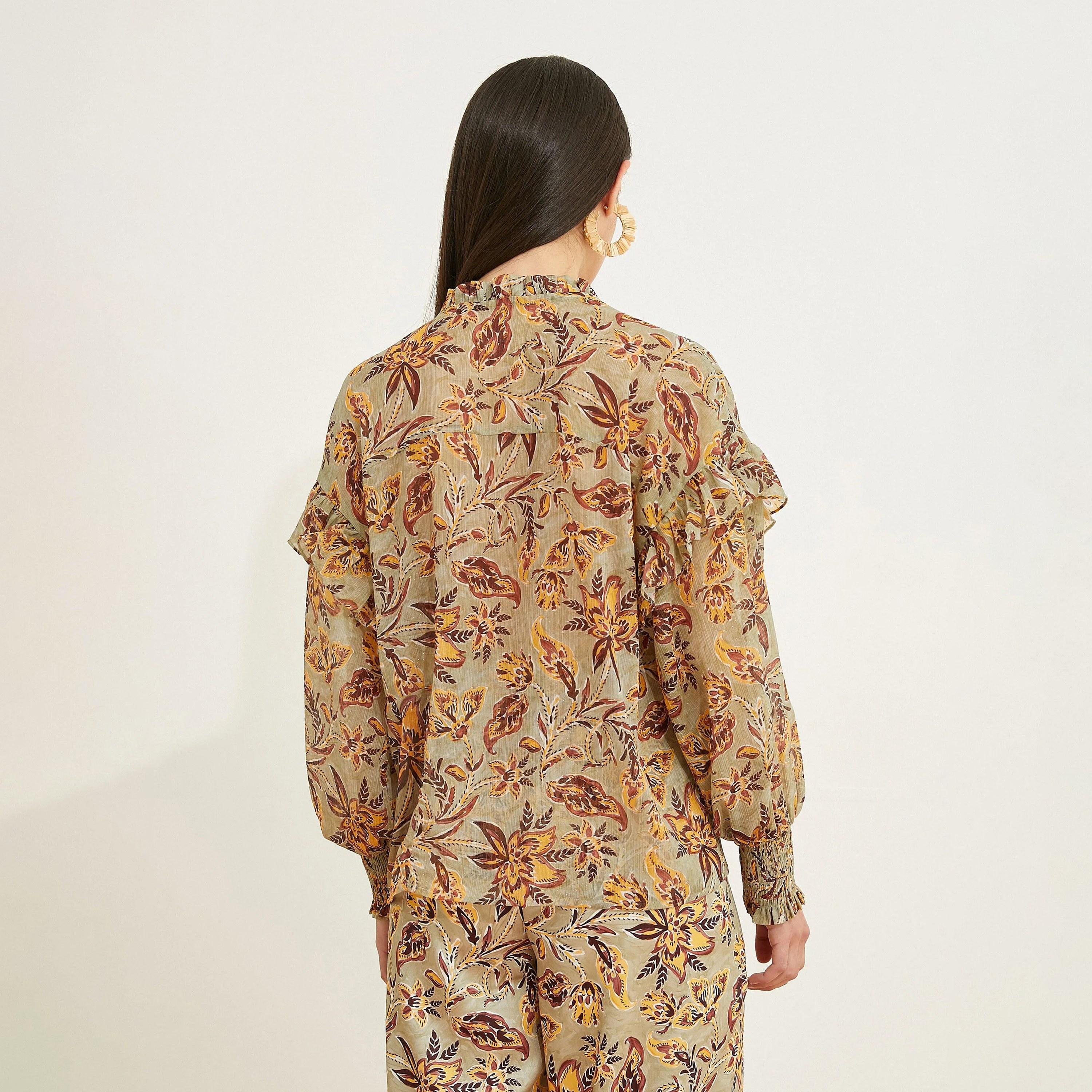 بلوزة نسائية بنية اللون مزينة بالزهور بربطة عنق وأكمام مكشكشة من كوتون-women-clothing-shirtsandblouses-blouses-image-3