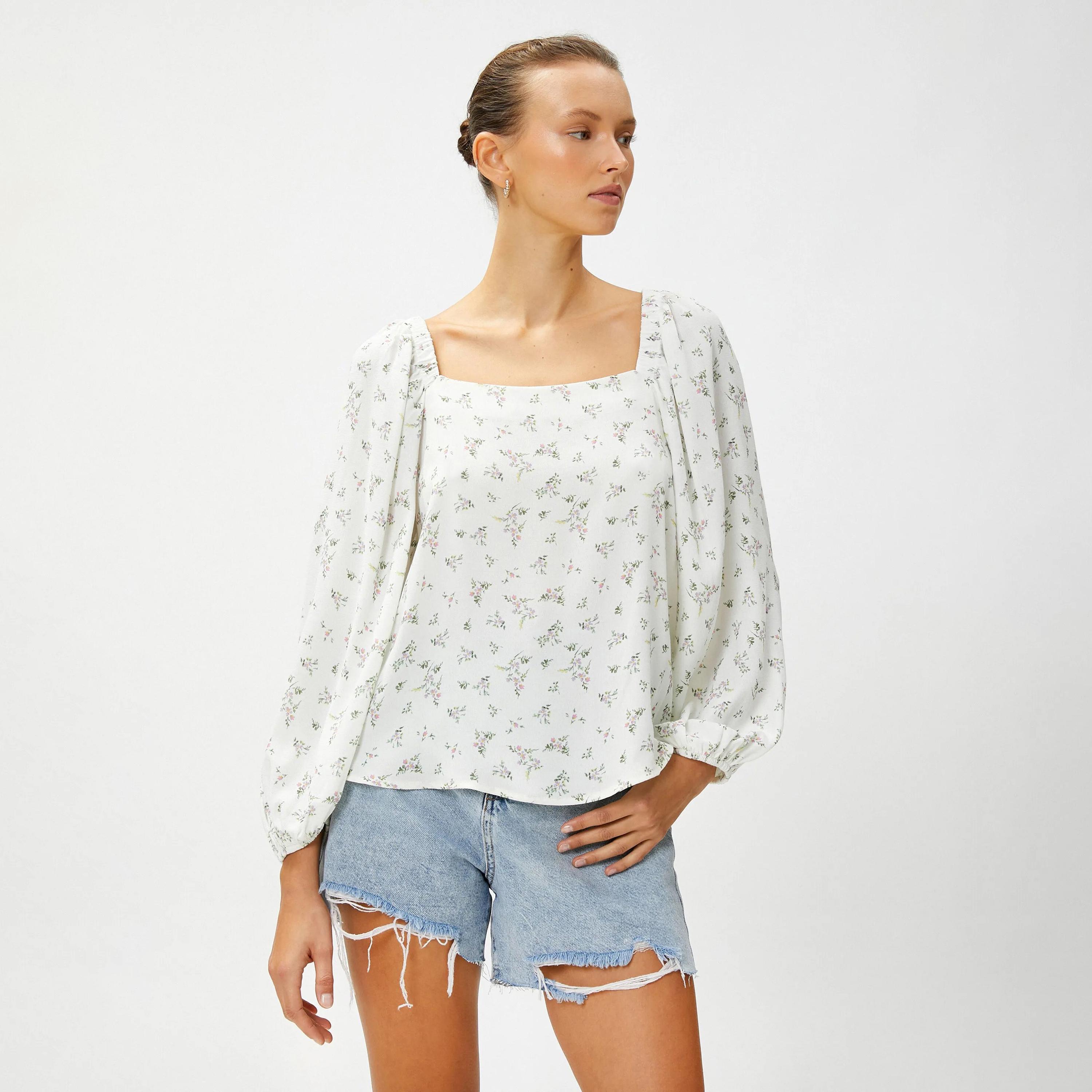بلوزة نسائية من الفيسكوز الأخضر المزهر برقبة مربعة وأكمام منفوخة من كوتون-women-clothing-shirtsandblouses-blouses-image-1